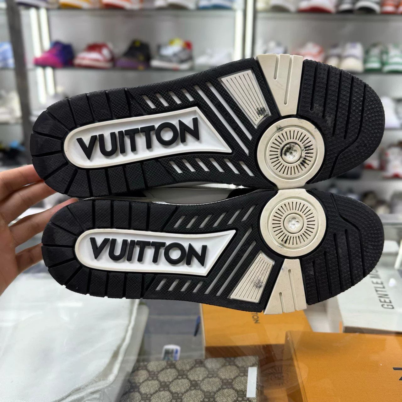 Louis Vuitton Louis Vuitton LV Trainer Sneakers Size US 10 / EU 43 - 7 Thumbnail