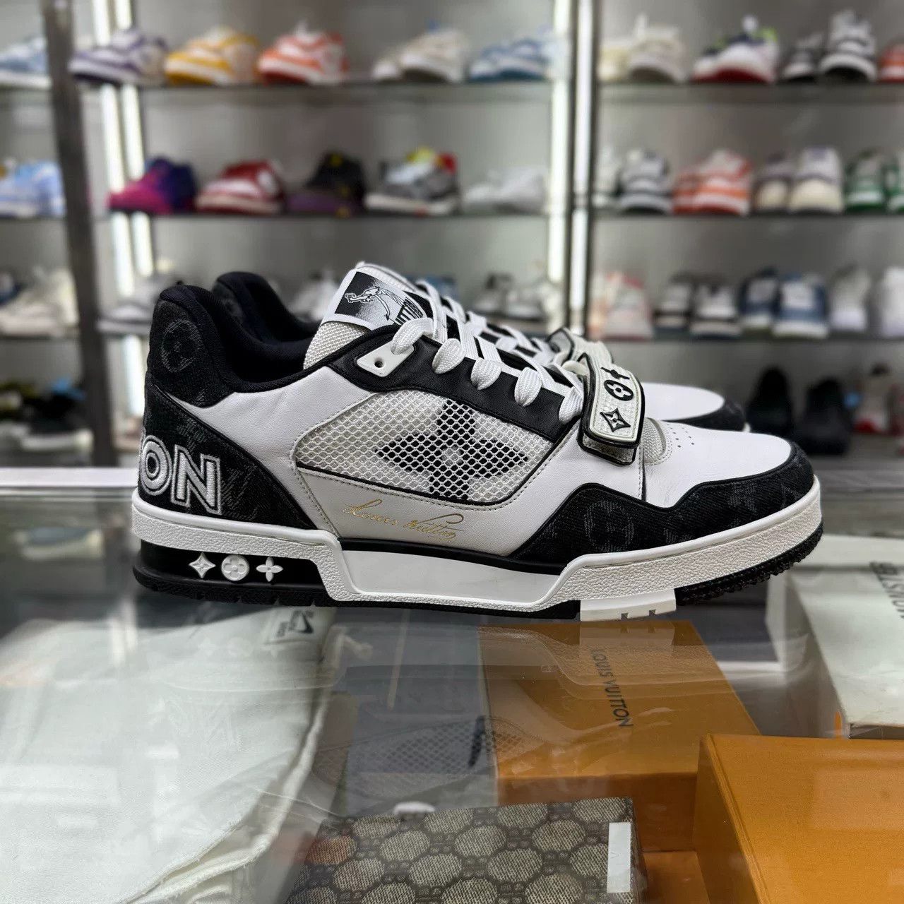Louis Vuitton Louis Vuitton LV Trainer Sneakers Size US 10 / EU 43 - 2 Thumbnail