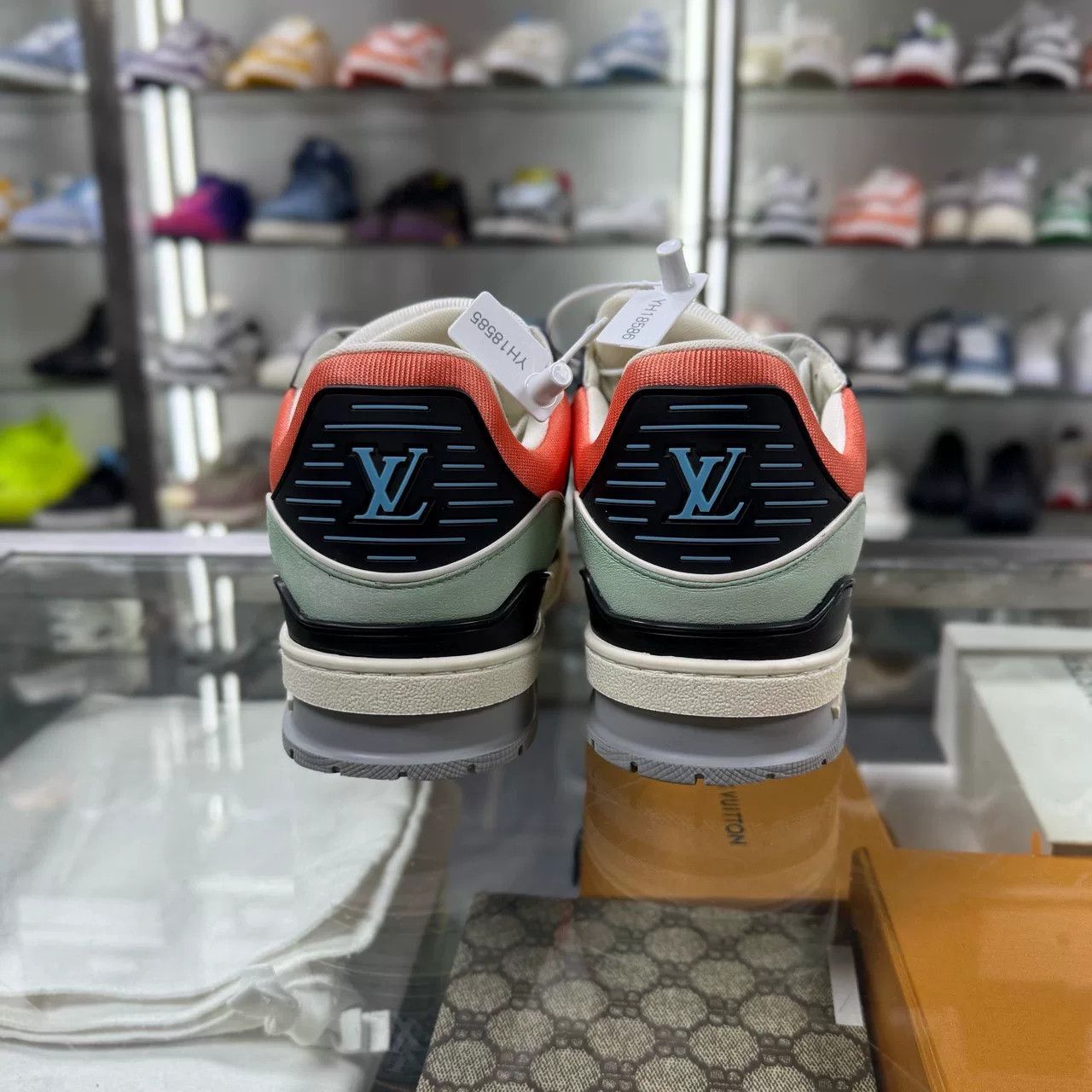 Louis Vuitton Louis Vuitton Trainer Pink Green Black Size US 9 / EU 42 - 6 Thumbnail