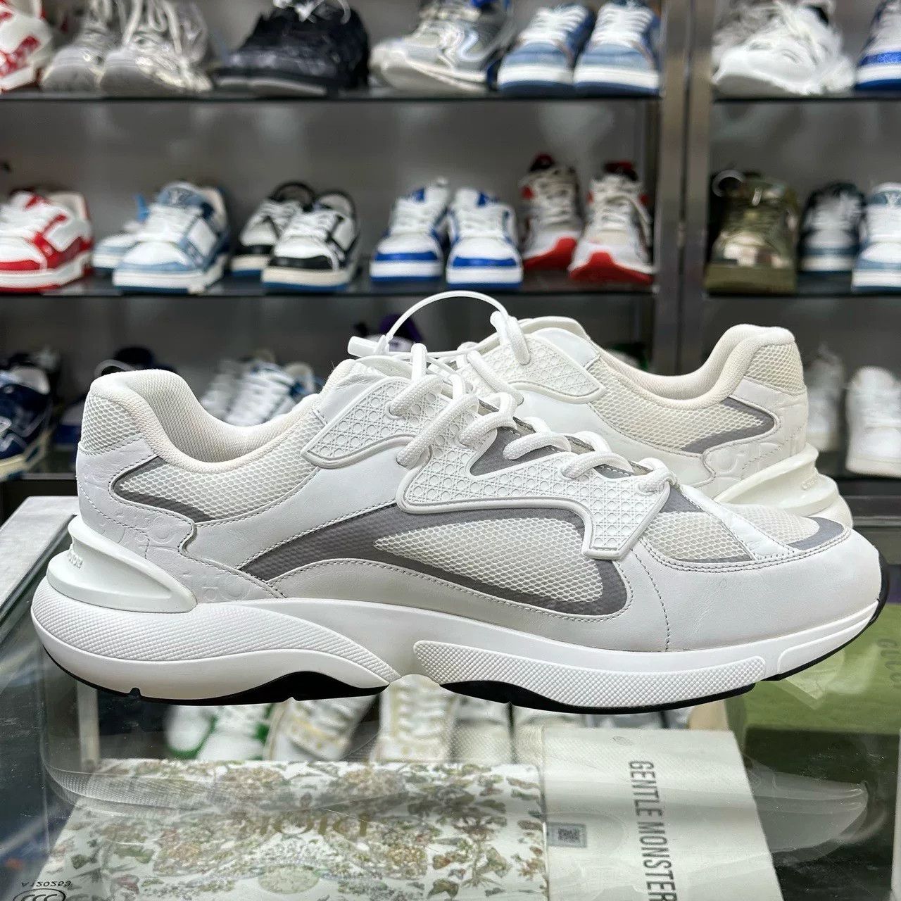 Dior DIOR B24 White Gray Sneakers Size US 11 / EU 44 - 4 Thumbnail