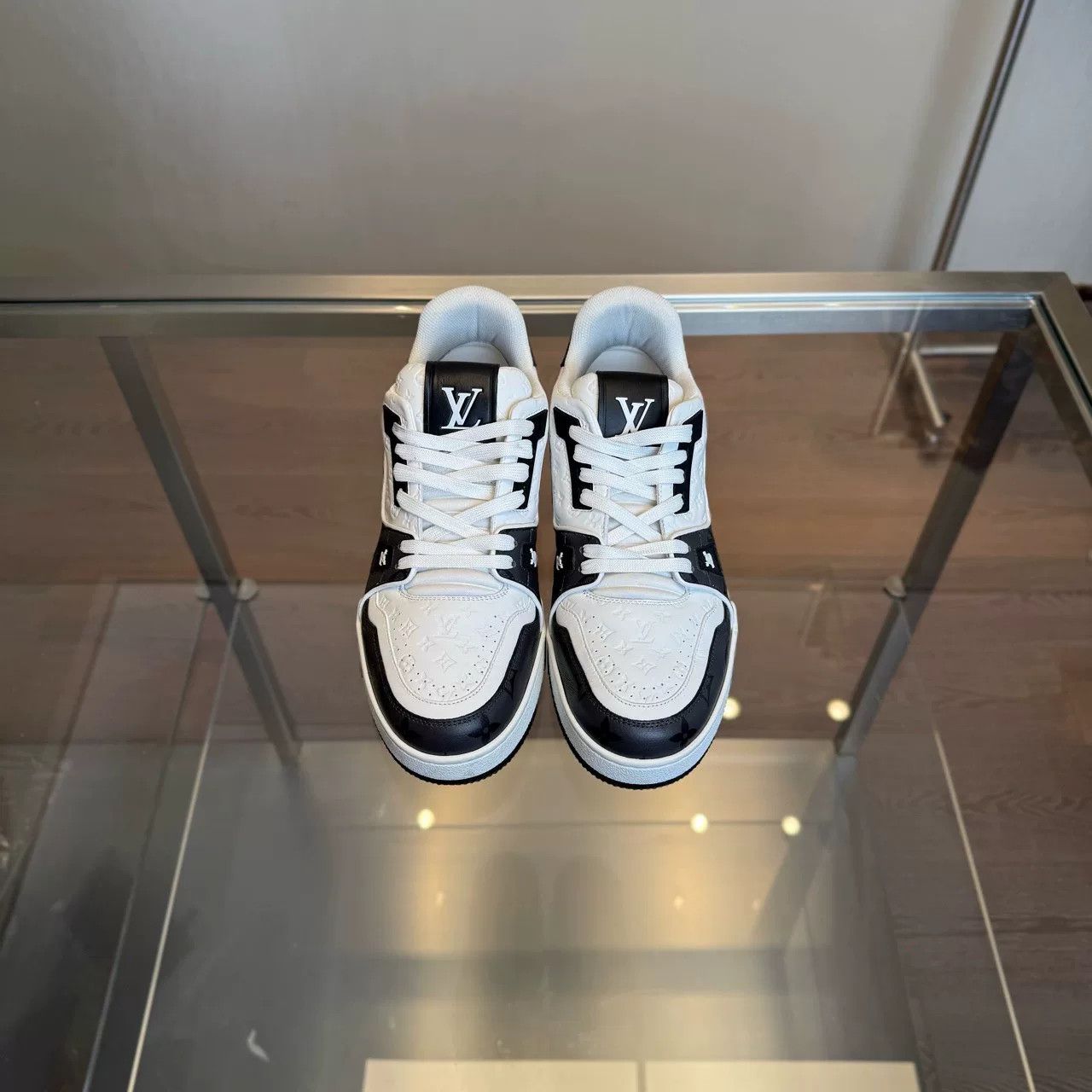 Louis Vuitton Louis Vuitton LV Trainer Black White Size US 9.5 / EU 42-43 - 6 Thumbnail