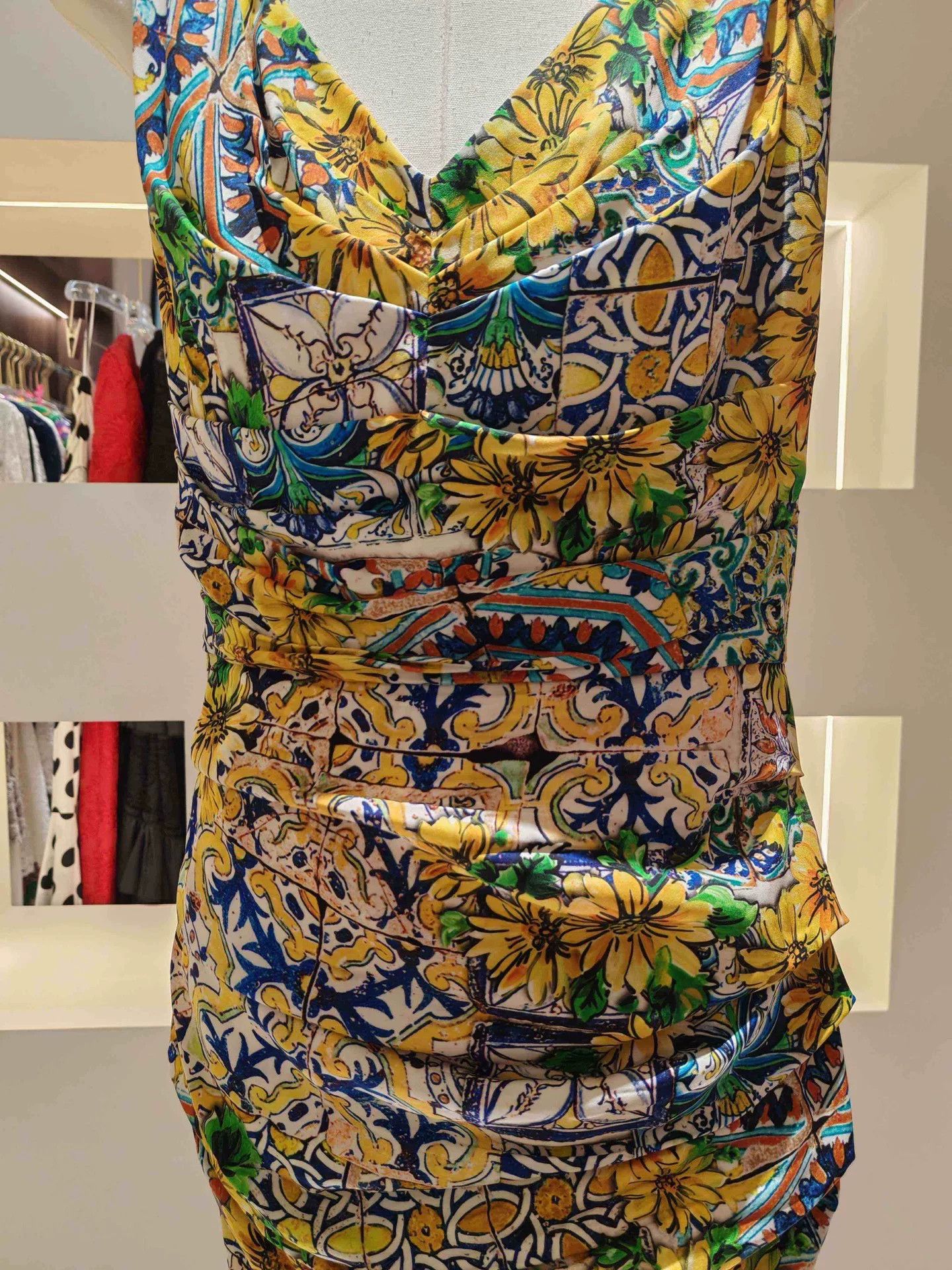 Dolce & Gabbana Dolce & Gabbana Floral Slim Dress Size S / US 4 / IT 40 - 6 Thumbnail