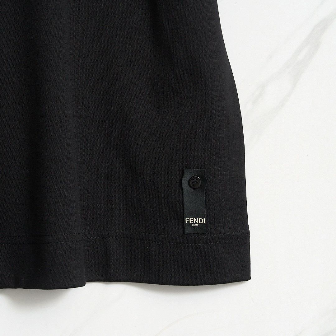 Fendi Fendi Men's Metal Logo Solid T-Shirt Size US L / EU 52-54 / 3 - 3 Thumbnail