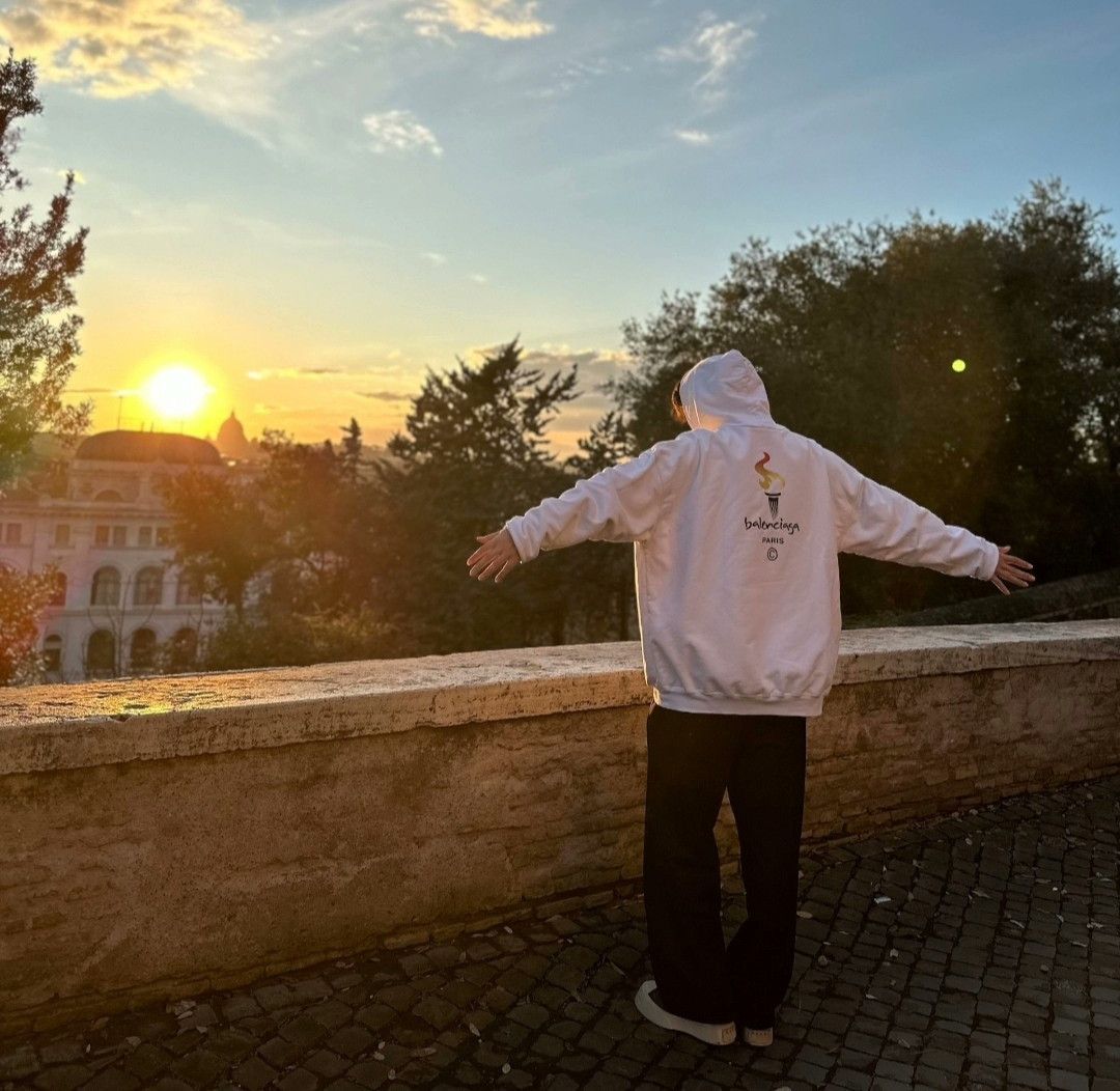 Balenciaga Balenciaga Unisex Torch Embroidery Oversize Sweatshirt Size M / US 6-8 / IT 42-44 - 8 Thumbnail
