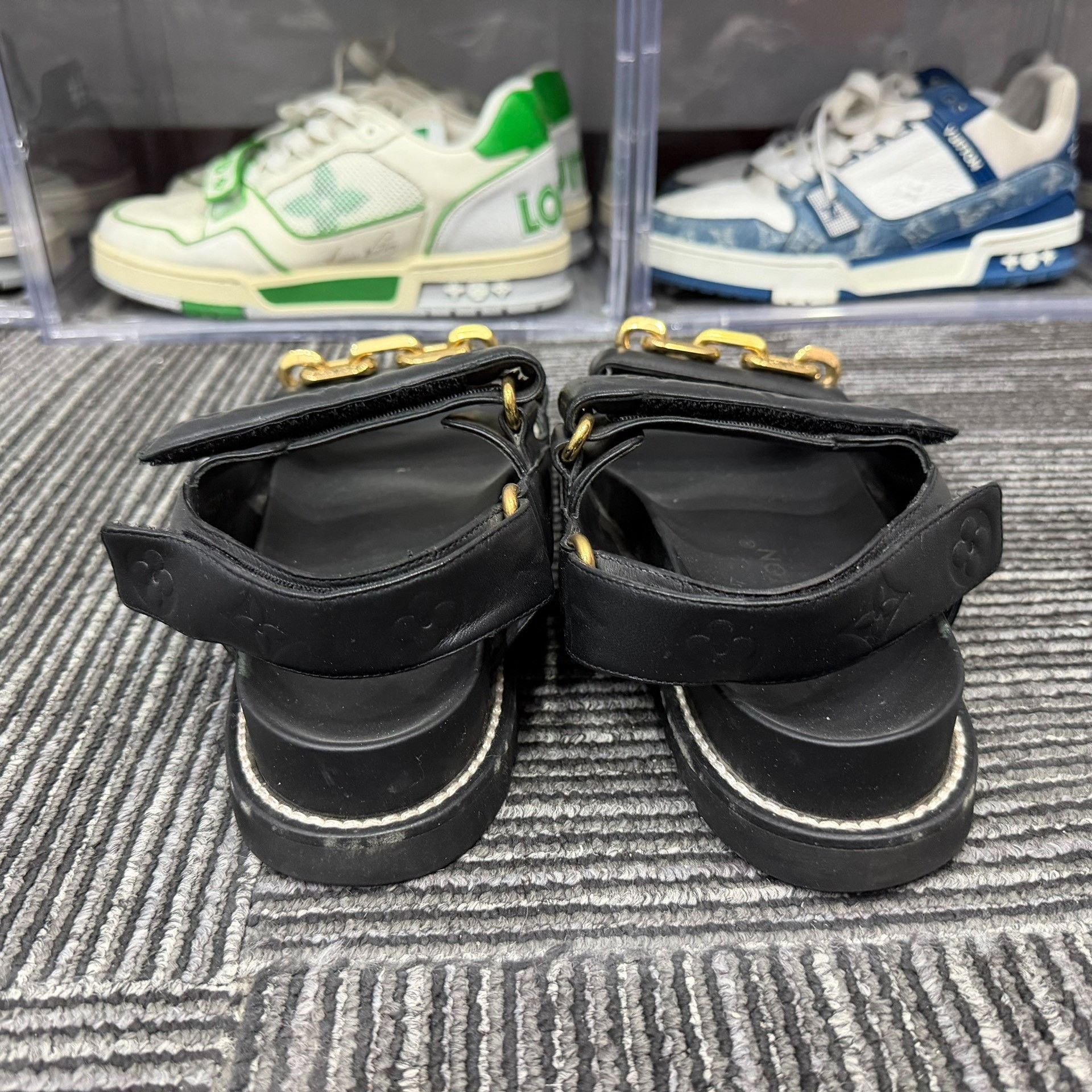 Louis Vuitton Louis Vuitton Retro Printed Gold Sandals us_8 Women Size US 8 / IT 38 - 3 Thumbnail