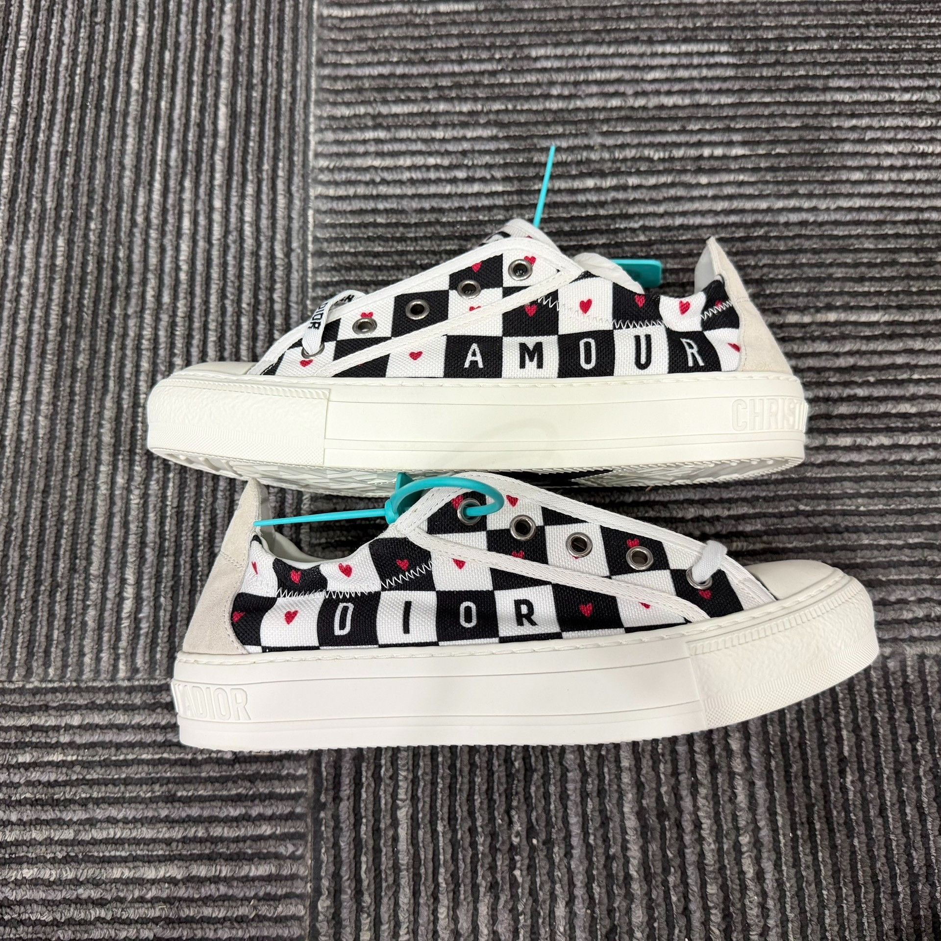 Dior Dior Lowtop Sneakers us_7 Women Size US 7 / IT 37 - 2 Thumbnail