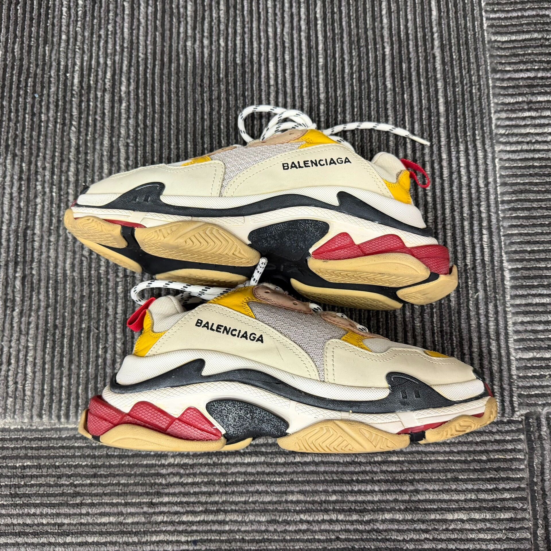 Balenciaga Balenciaga Lowtop Sneakers us_8 Women Size US 8 / IT 38 - 2 Thumbnail