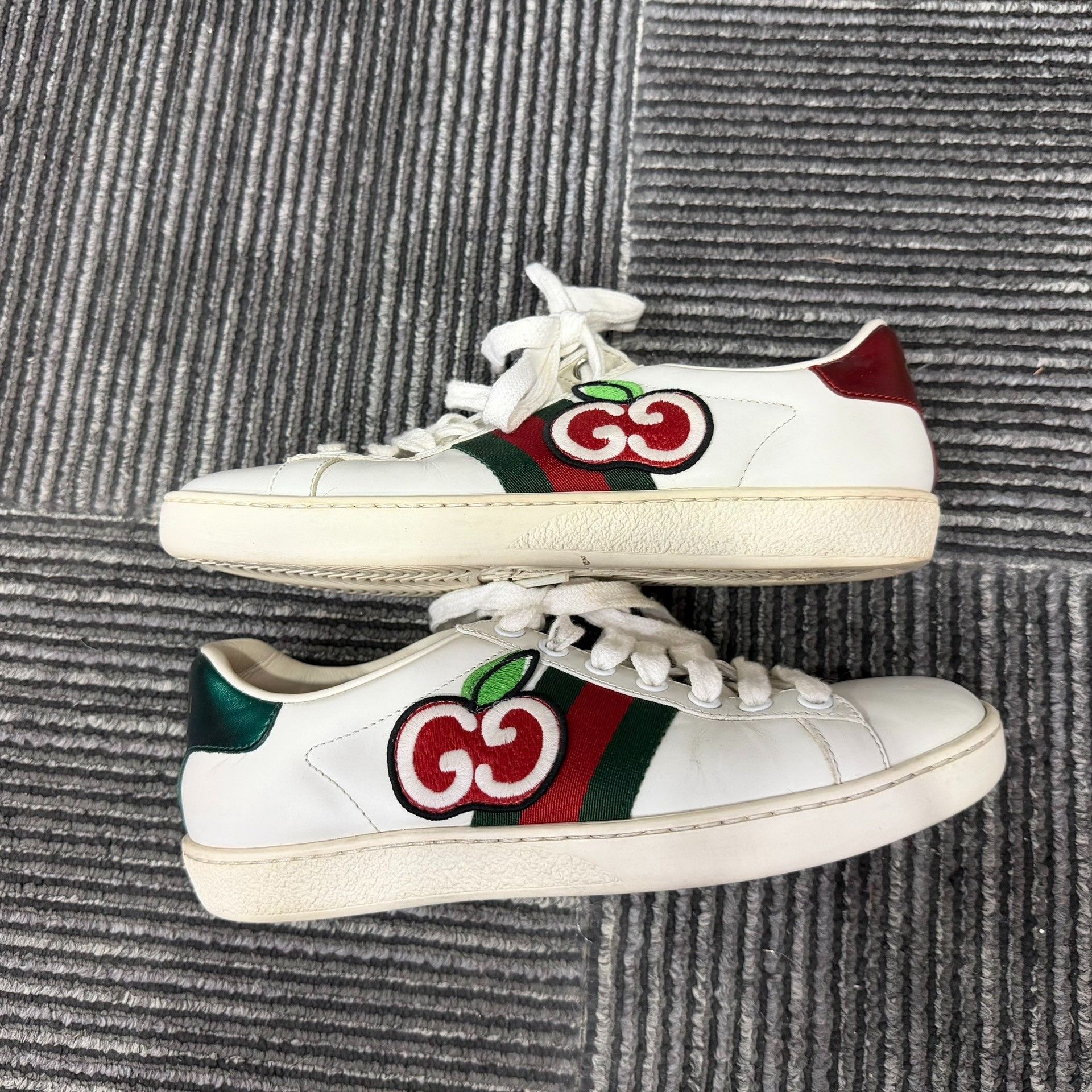 Gucci Gucci Retro White Lowtop Sneakers us_6 Women Size US 6 / IT 36 - 2 Thumbnail