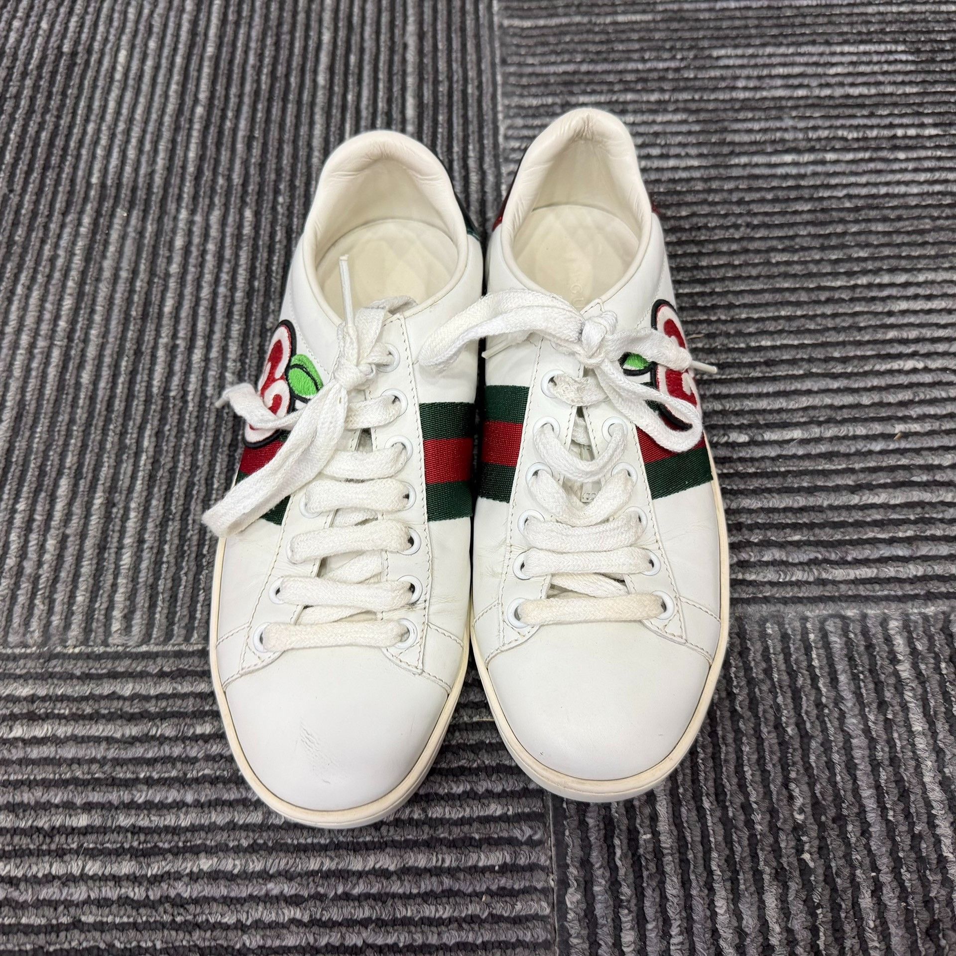 Gucci Gucci Retro White Lowtop Sneakers us_6 Women Size US 6 / IT 36 - 4 Thumbnail