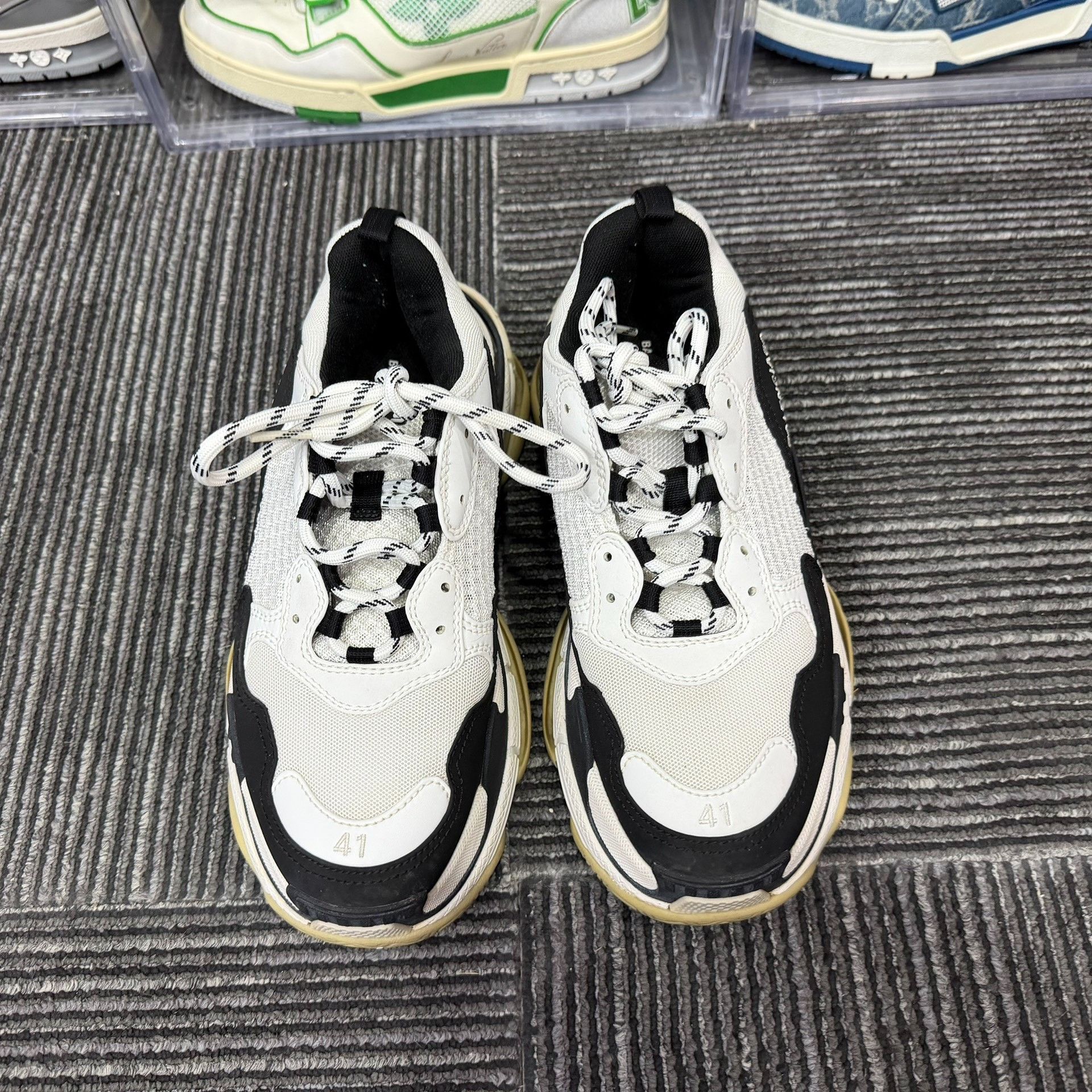 Balenciaga Balenciaga Black Lowtop Sneakers 8 Men Size US 8 / EU 41 - 4 Thumbnail