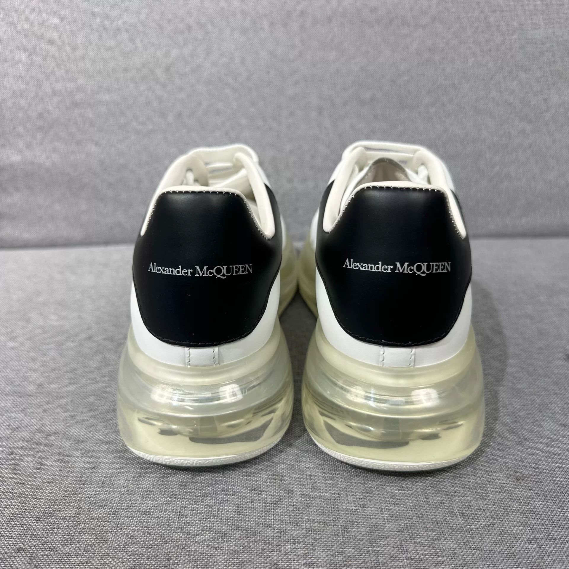 Alexander McQueen Alexander McQueen White Lowtop Sneakers us_7 Women Size US 7 / IT 37 - 5 Thumbnail