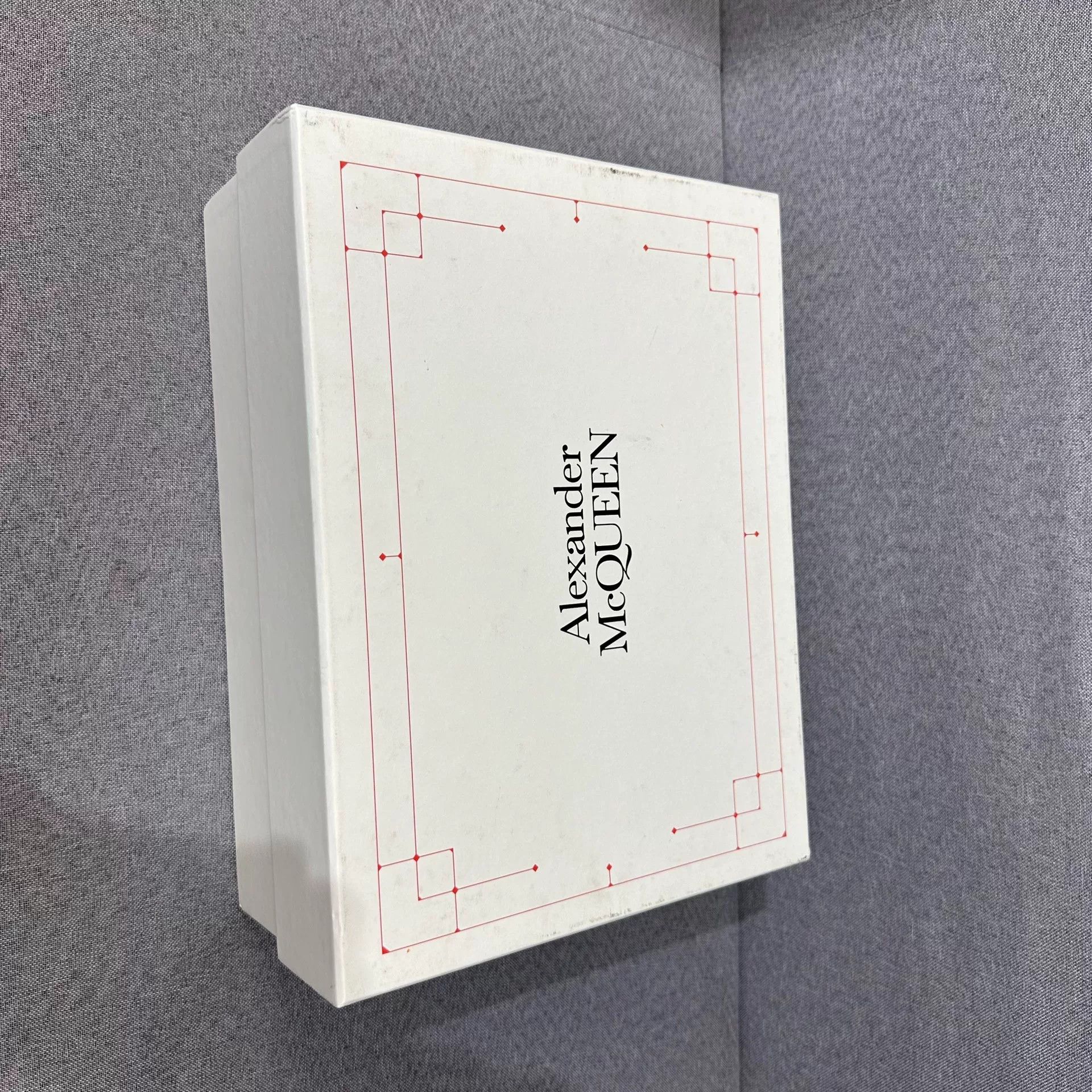 Alexander McQueen Alexander McQueen White Lowtop Sneakers us_7 Women Size US 7 / IT 37 - 7 Thumbnail