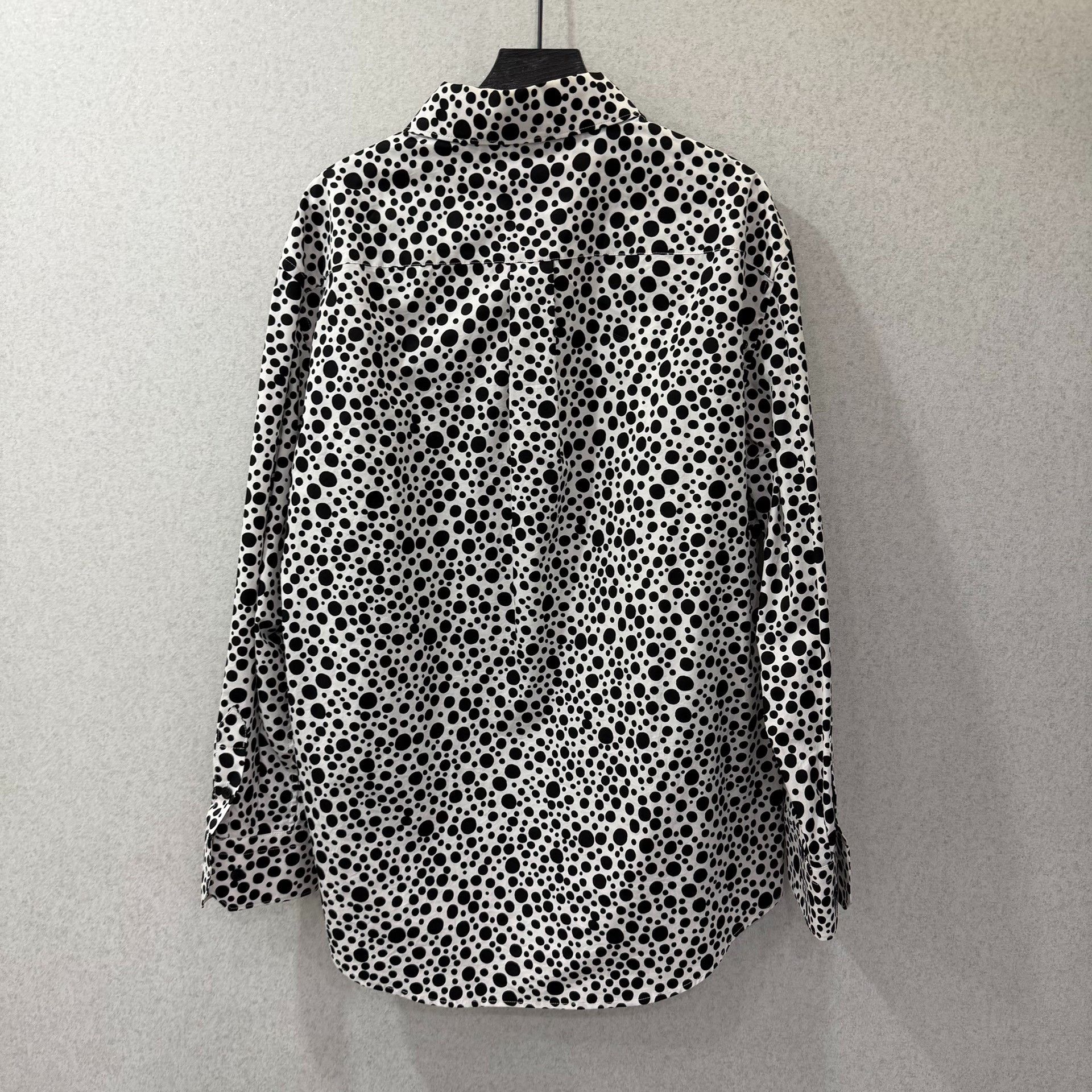 Louis Vuitton Louis Vuitton Shirt l Men Size US L / EU 52-54 / 3 - 2 Thumbnail