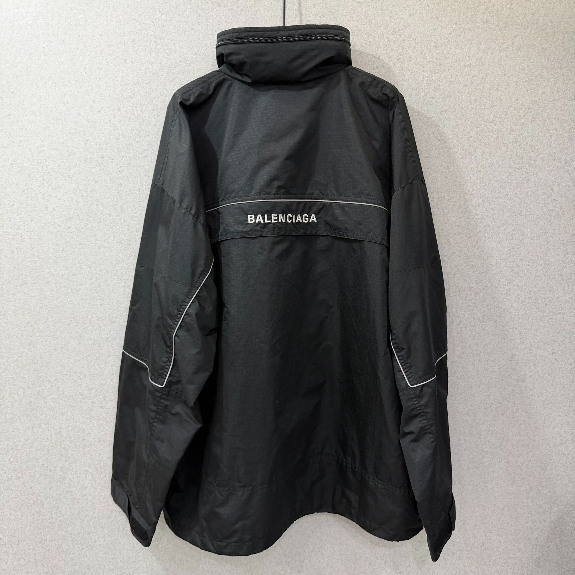 Balenciaga Balenciaga Black Light Jacket s Men Size US S / EU 44-46 / 1 - 2 Thumbnail