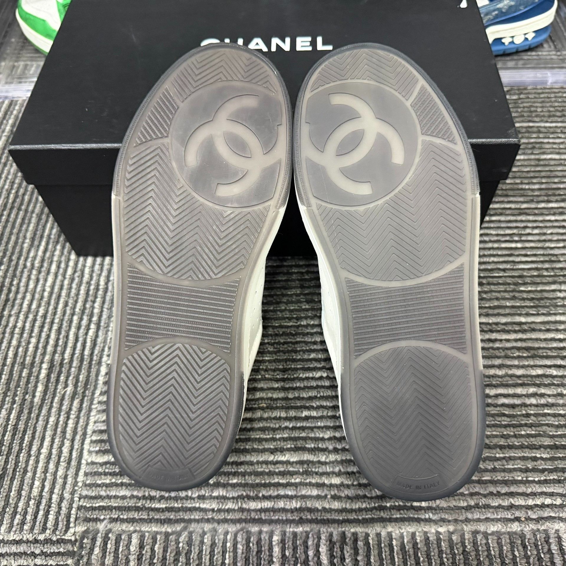 Chanel Chanel Black Lowtop Sneakers us_7 Women Size US 7 / IT 37 - 6 Thumbnail
