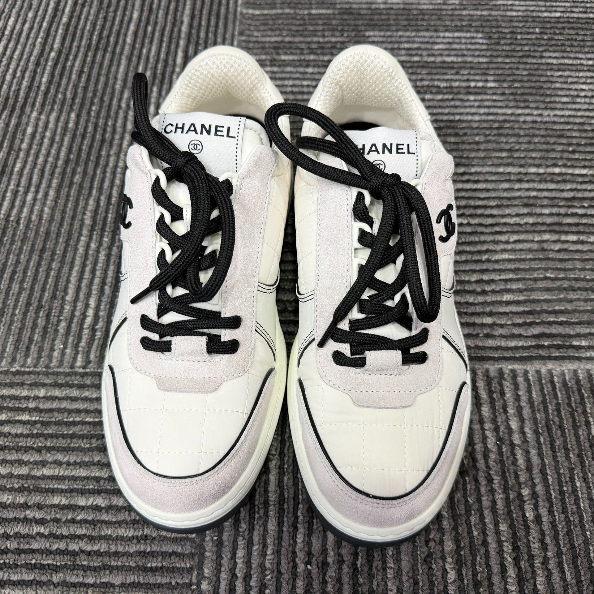 Chanel Chanel Black Lowtop Sneakers us_7 Women Size US 7 / IT 37 - 4 Thumbnail