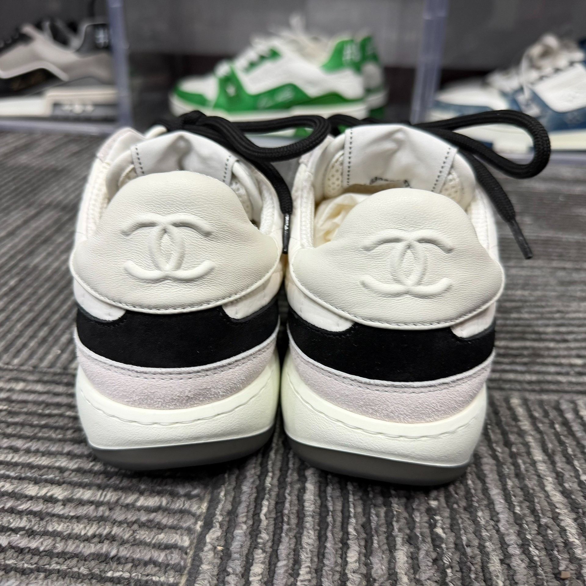 Chanel Chanel Black Lowtop Sneakers us_7 Women Size US 7 / IT 37 - 5 Thumbnail