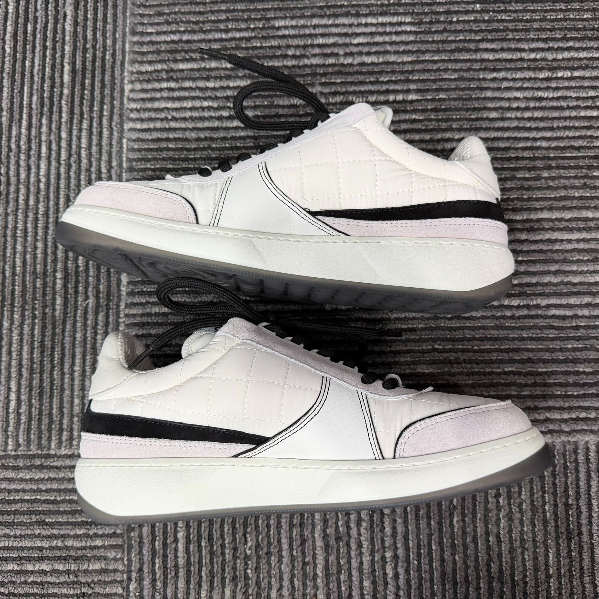 Chanel Chanel Black Lowtop Sneakers us_7 Women Size US 7 / IT 37 - 3 Thumbnail