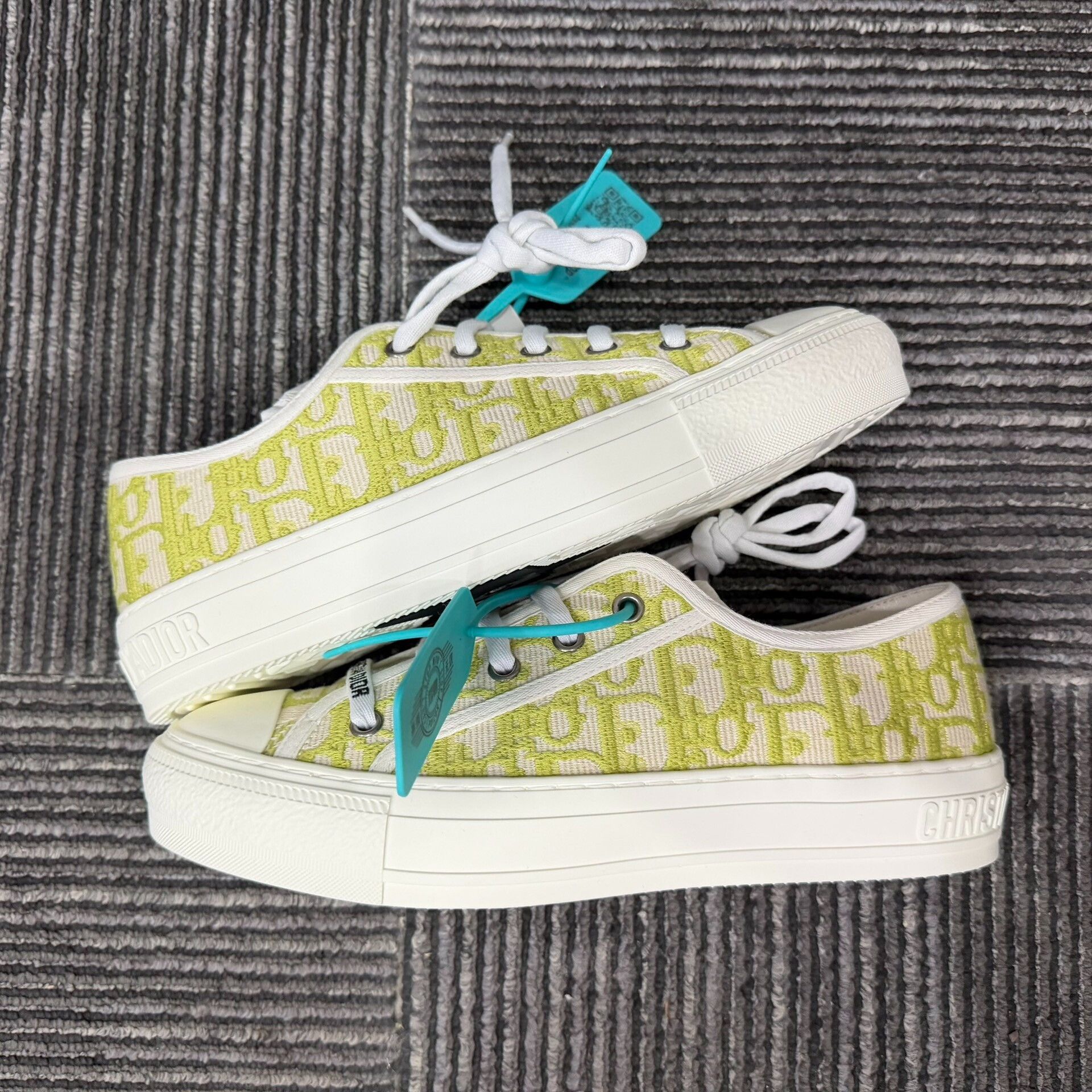 Dior Dior Yellow Lowtop Sneakers us_7 Women Size US 7 / IT 37 - 2 Thumbnail