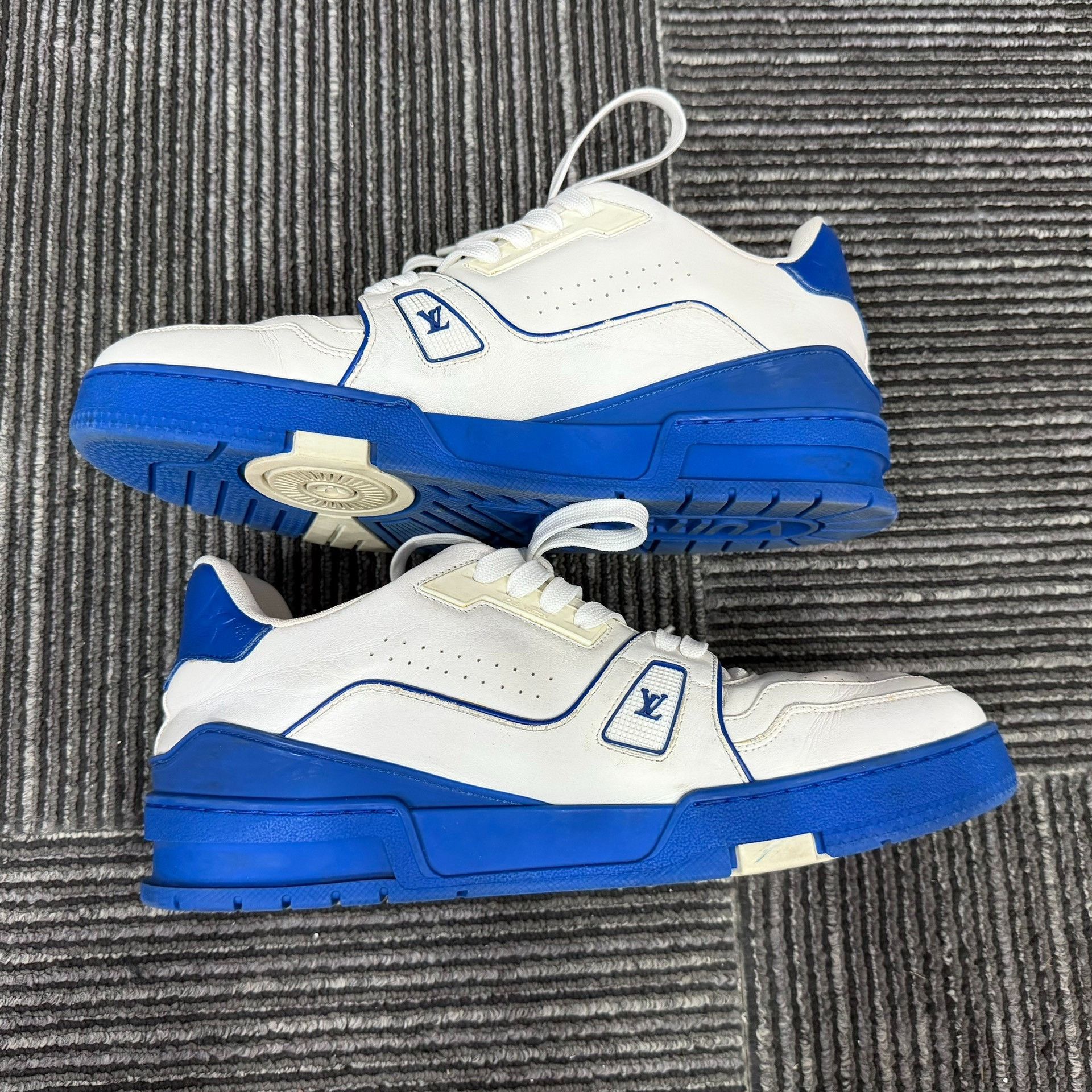 Louis Vuitton Louis Vuitton Training Blue Lowtop Sneakers 9 Men Size US 9 / EU 42 - 3 Thumbnail