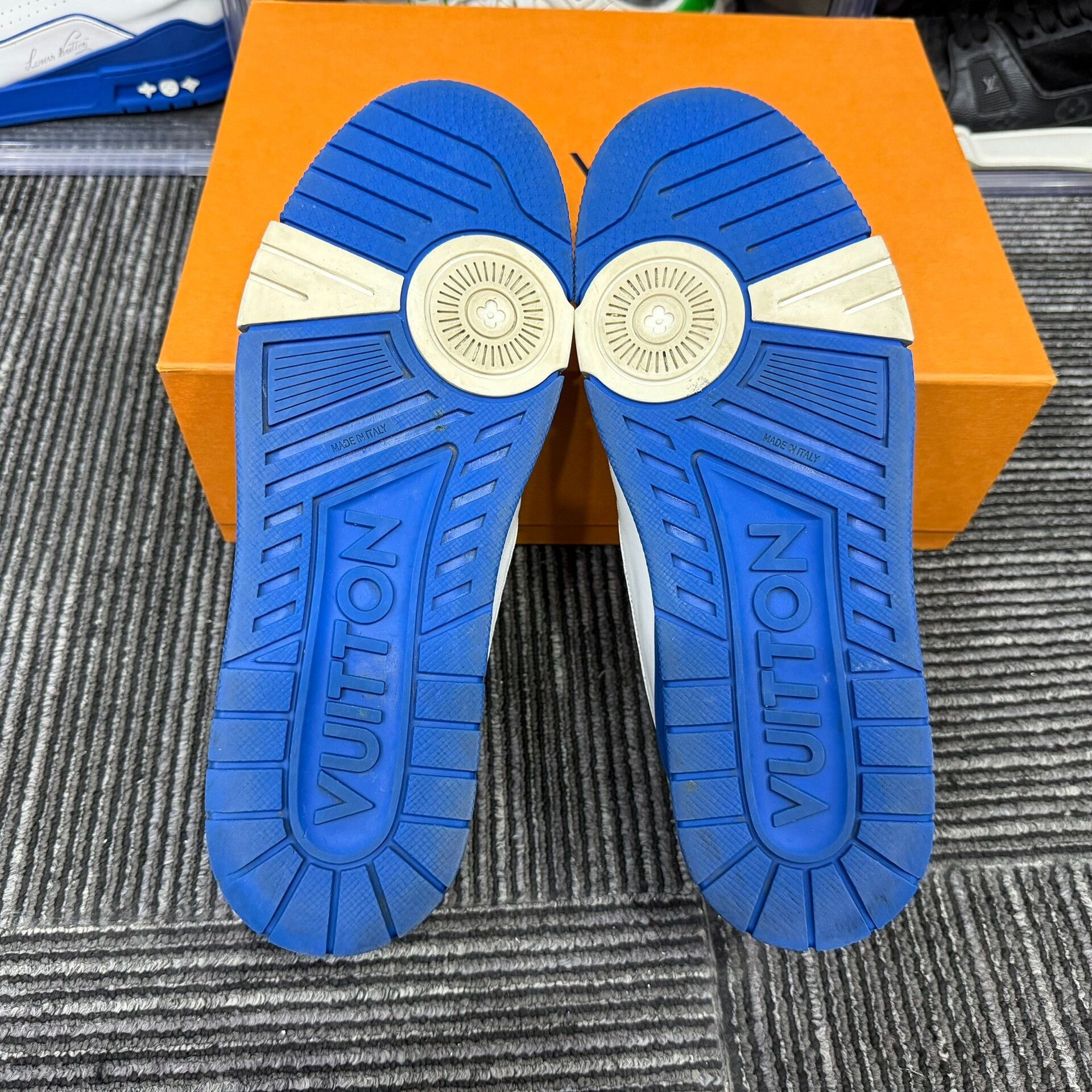 Louis Vuitton Louis Vuitton Training Blue Lowtop Sneakers 9 Men Size US 9 / EU 42 - 6 Thumbnail