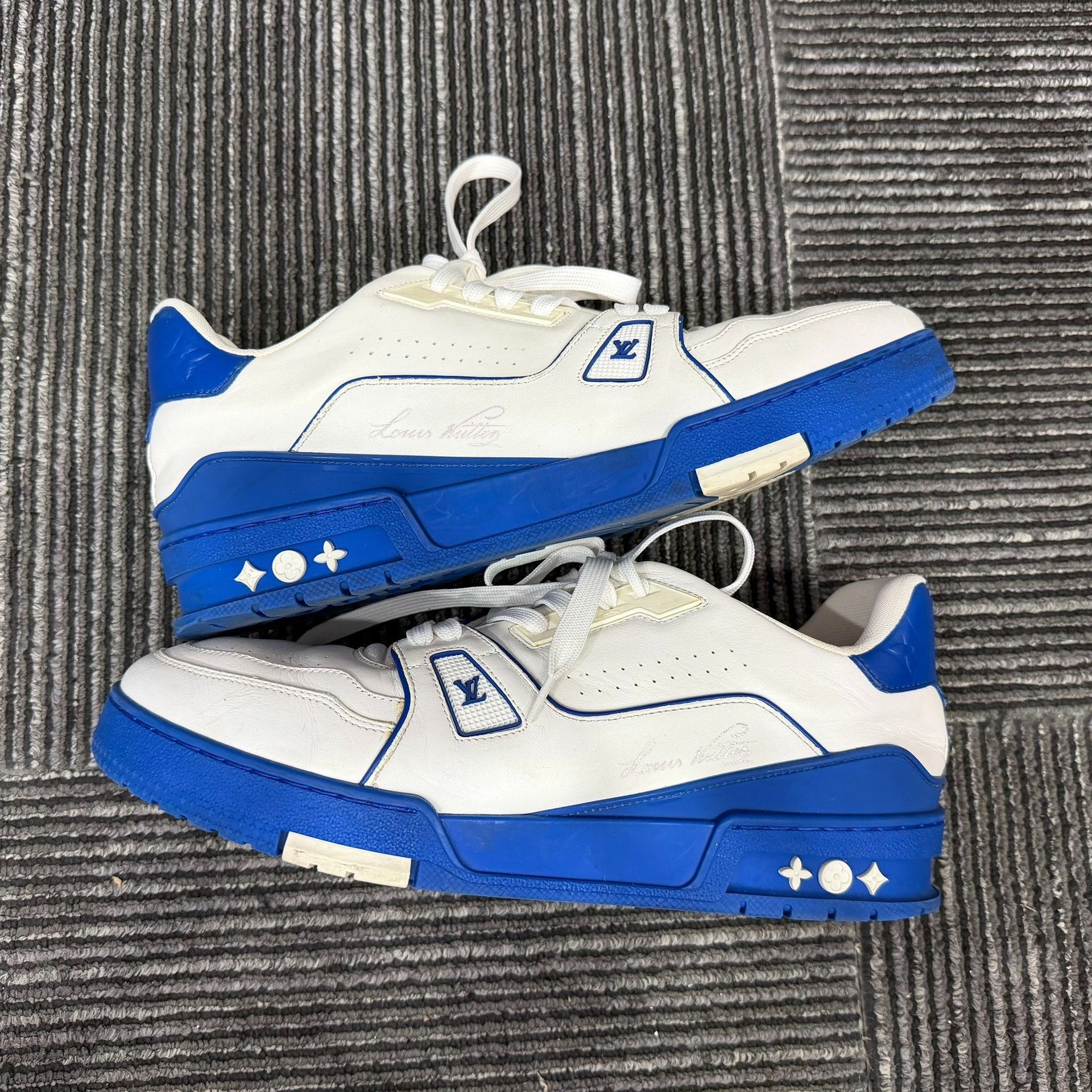 Louis Vuitton Louis Vuitton Training Blue Lowtop Sneakers 9 Men Size US 9 / EU 42 - 2 Thumbnail