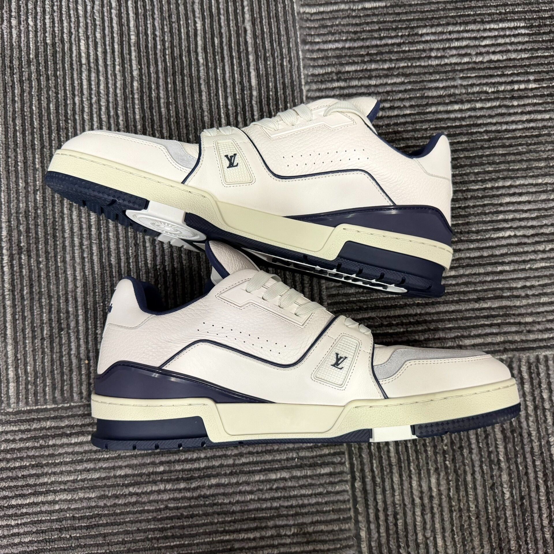Louis Vuitton Louis Vuitton Training Blue Lowtop Sneakers 10 Men Size US 10 / EU 43 - 3 Thumbnail