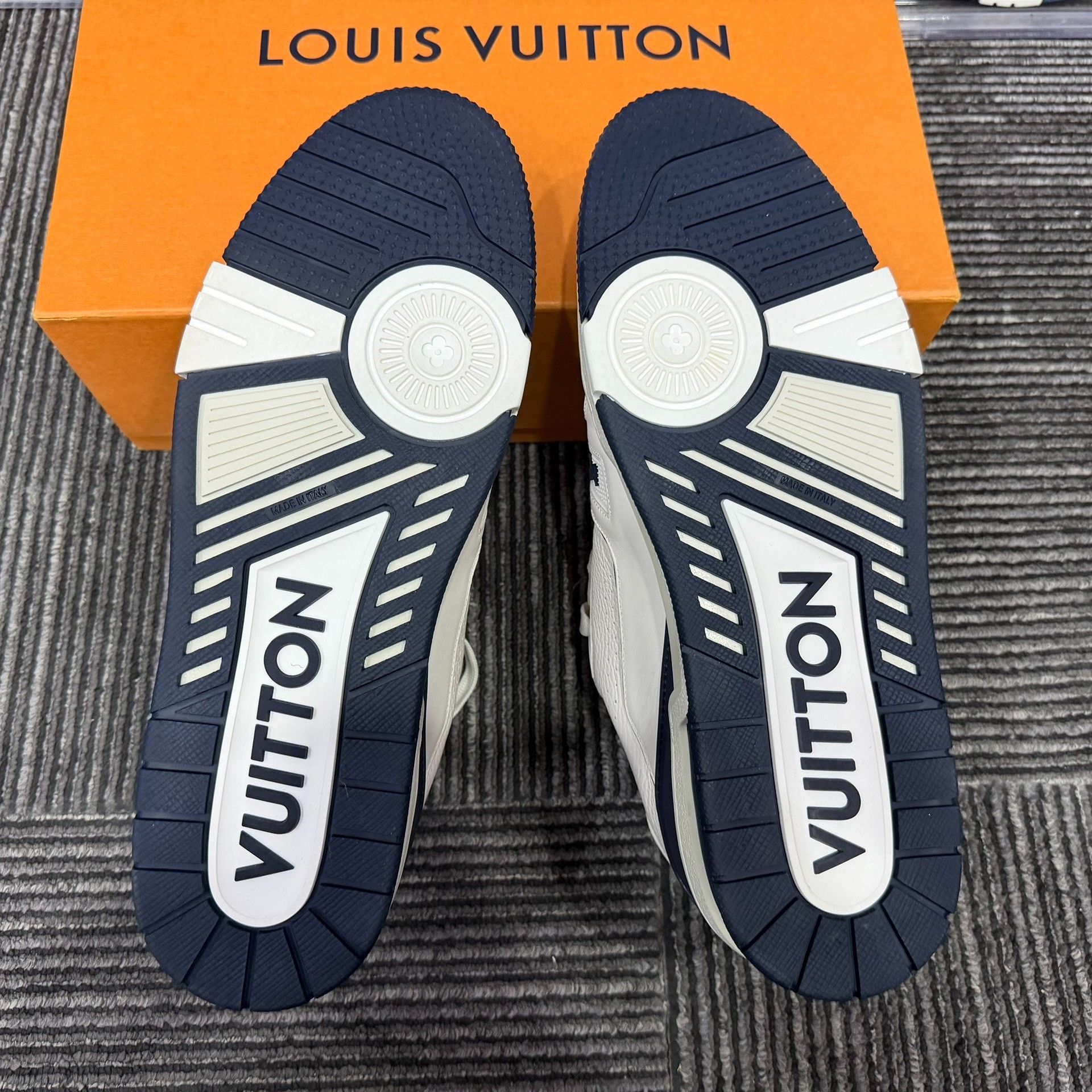 Louis Vuitton Louis Vuitton Training Blue Lowtop Sneakers 10 Men Size US 10 / EU 43 - 6 Thumbnail