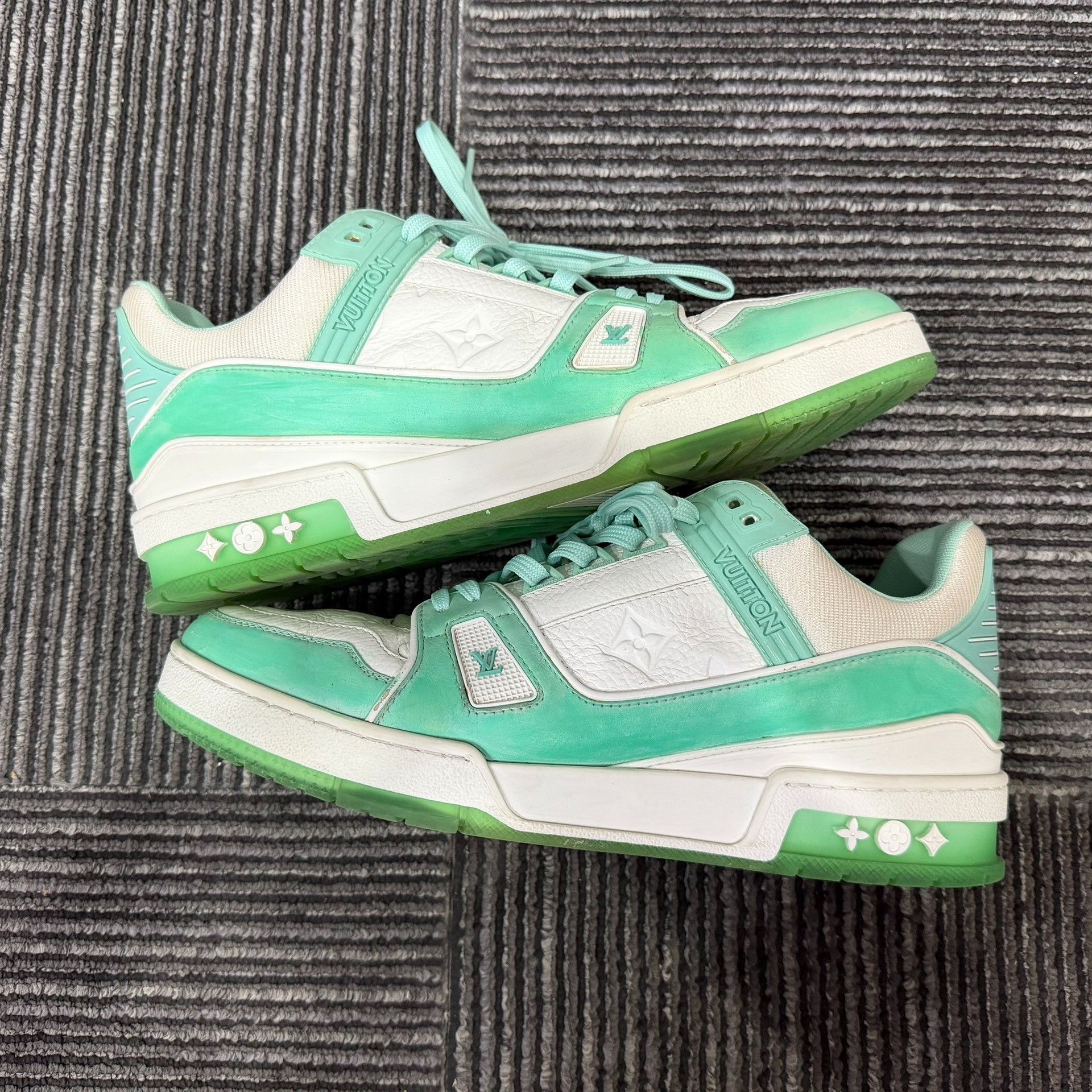 Louis Vuitton Louis Vuitton Training Green Lowtop Sneakers 8 Men Size US 8 / EU 41 - 2 Thumbnail