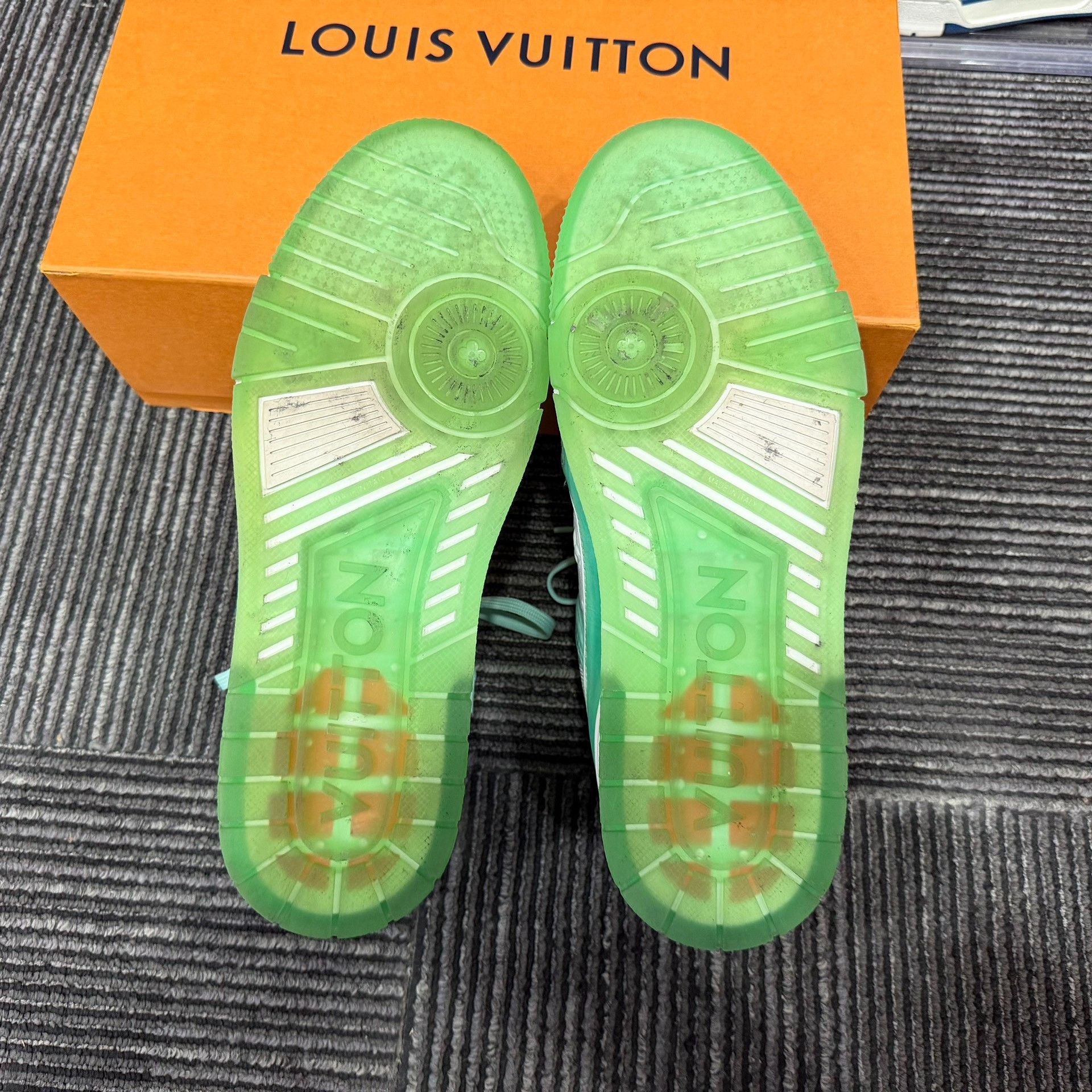 Louis Vuitton Louis Vuitton Training Green Lowtop Sneakers 8 Men Size US 8 / EU 41 - 6 Thumbnail