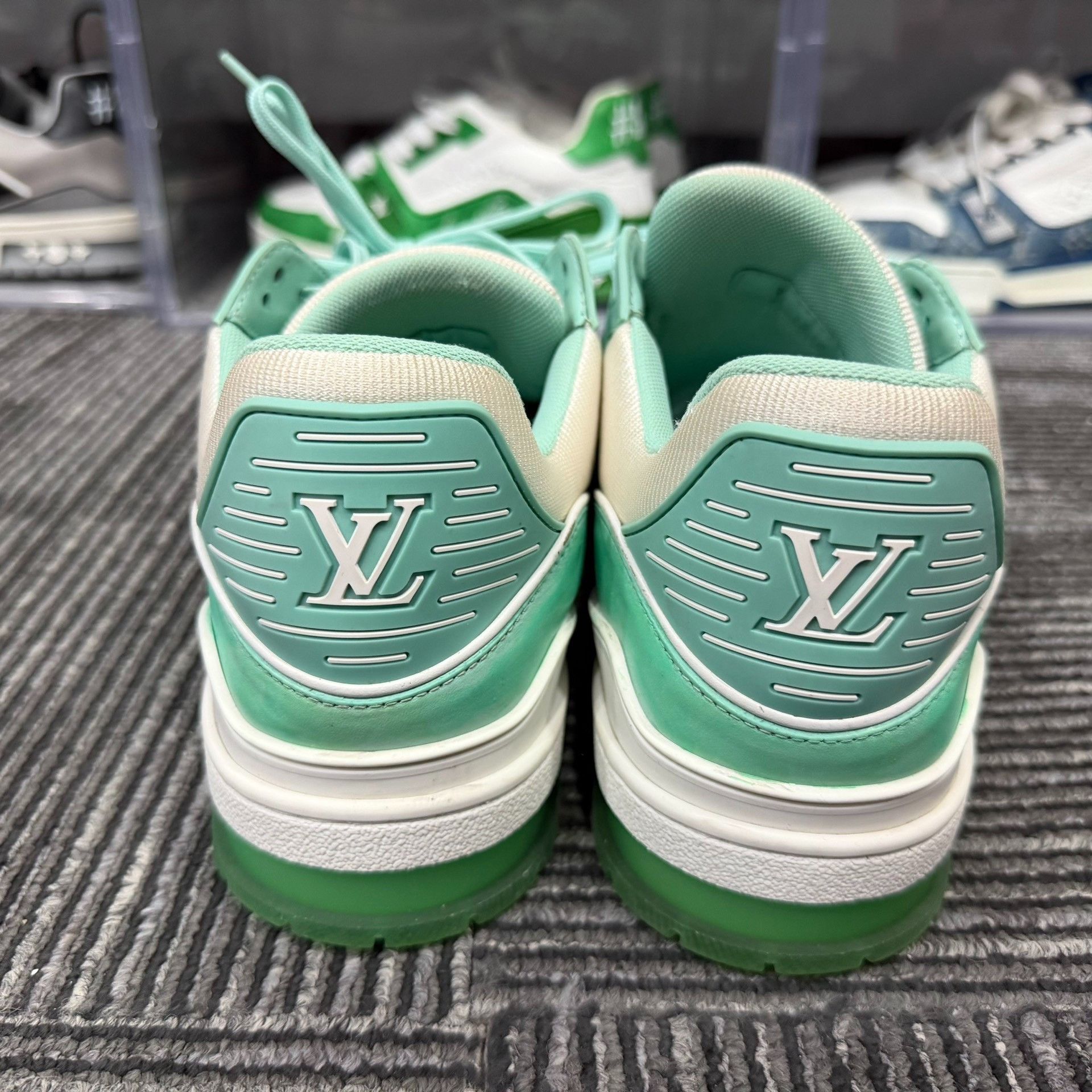 Louis Vuitton Louis Vuitton Training Green Lowtop Sneakers 8 Men Size US 8 / EU 41 - 5 Thumbnail