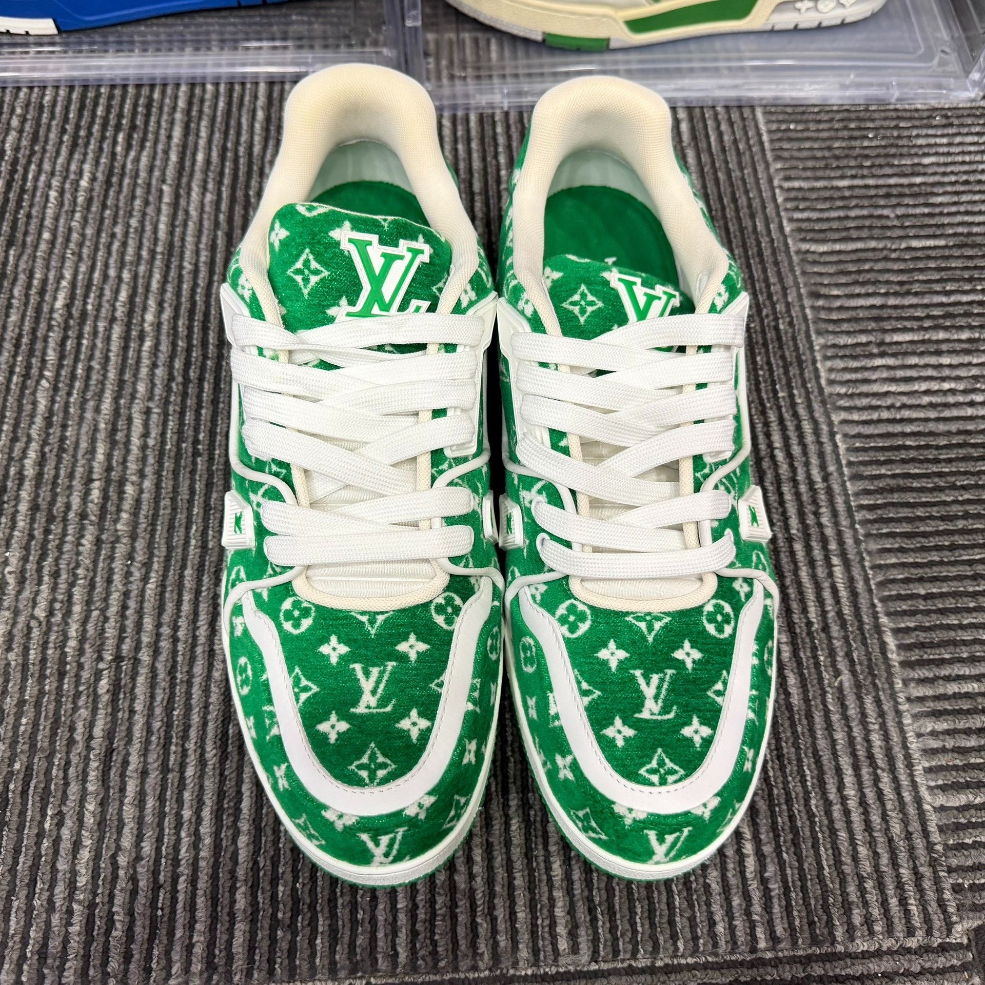 Louis Vuitton Louis Vuitton Training Green Lowtop Sneakers 11 Men Size US 11 / EU 44 - 4 Thumbnail