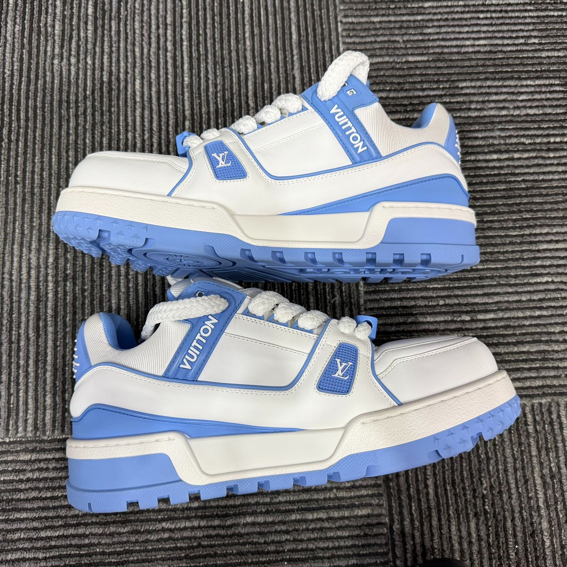 Louis Vuitton Louis Vuitton Training Blue Lowtop Sneakers 10 Men Size US 10 / EU 43 - 3 Thumbnail