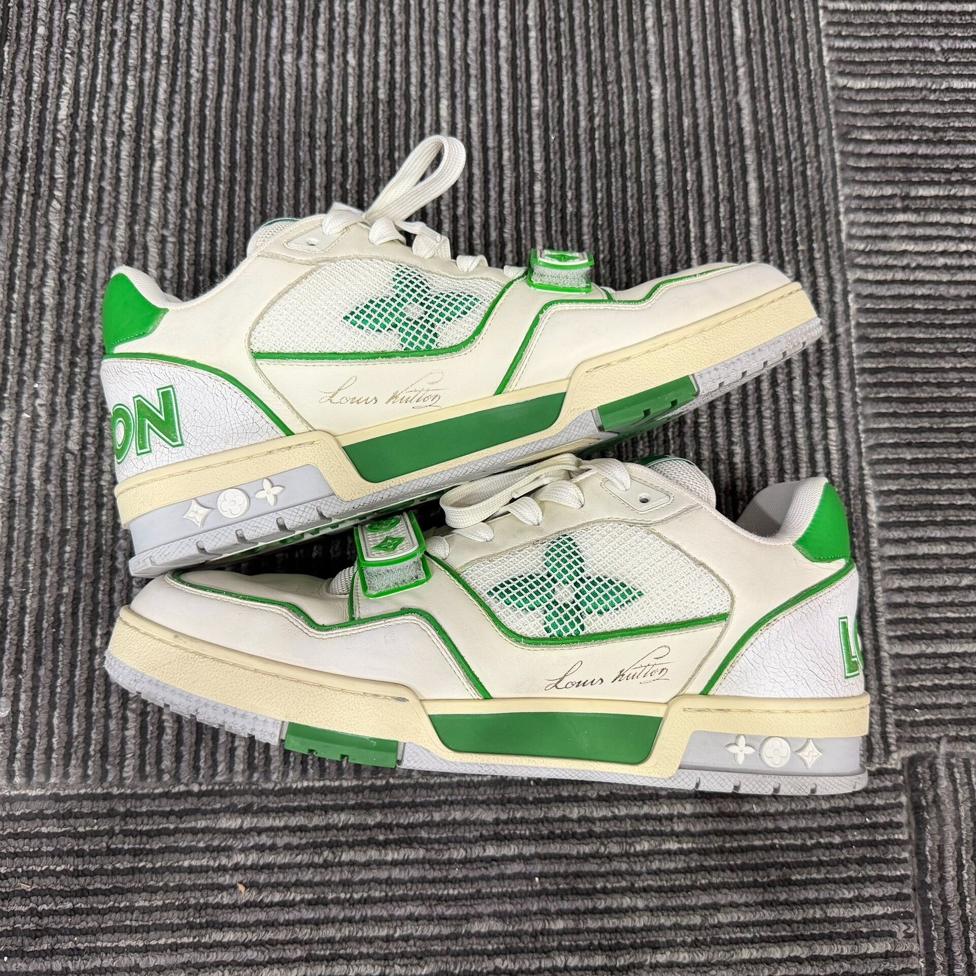 Louis Vuitton Louis Vuitton Training Green Lowtop Sneakers 8 Men Size US 8 / EU 41 - 2 Thumbnail