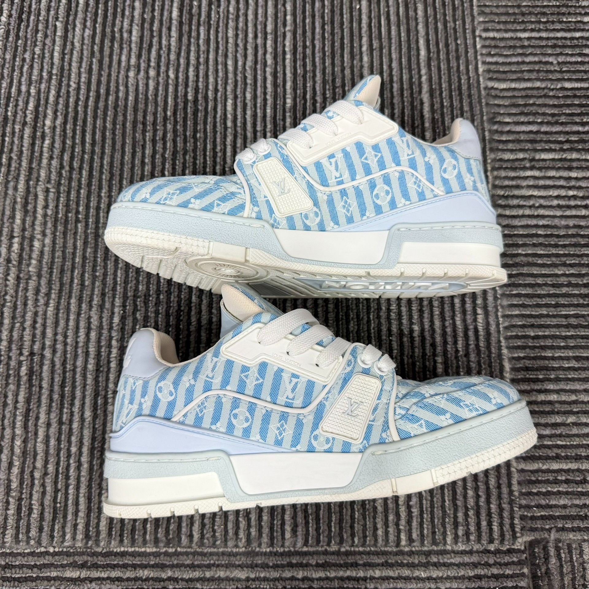 Louis Vuitton Louis Vuitton Training Striped Blue Lowtop Sneakers Women Size US 6 / IT 36 - 3 Thumbnail