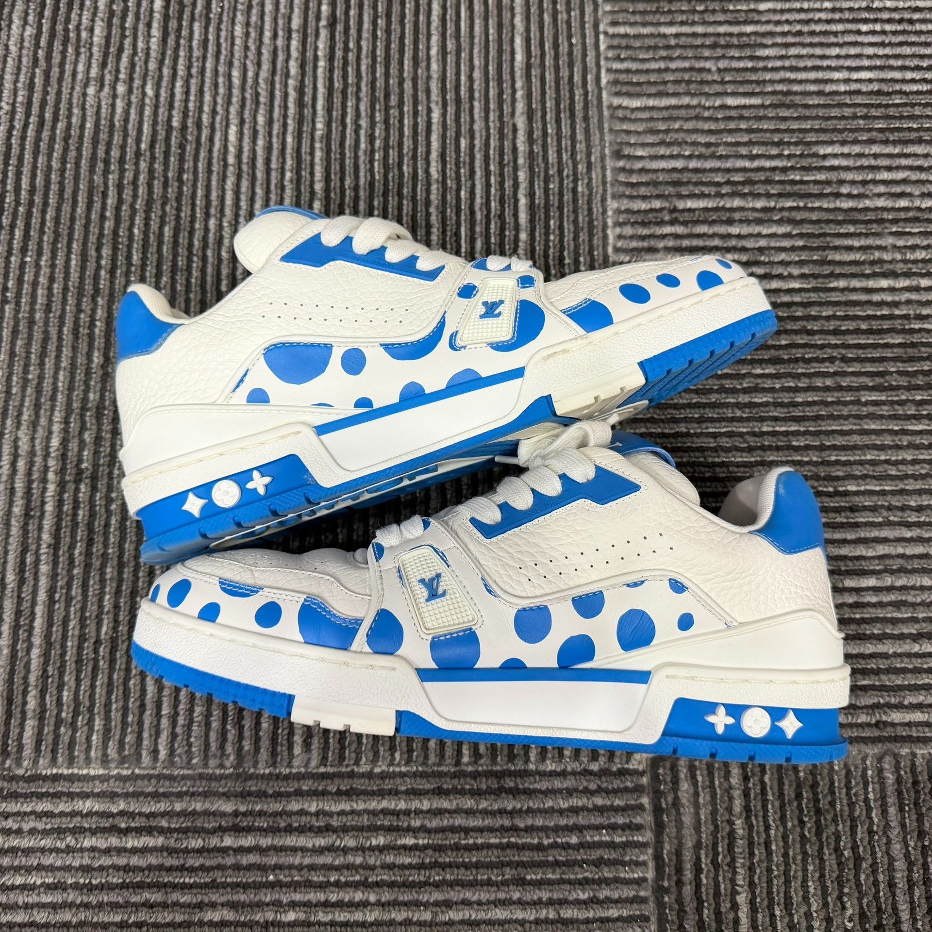 Louis Vuitton Louis Vuitton Training Blue Lowtop Sneakers 7 Men Size US 7 / EU 40 - 2 Thumbnail