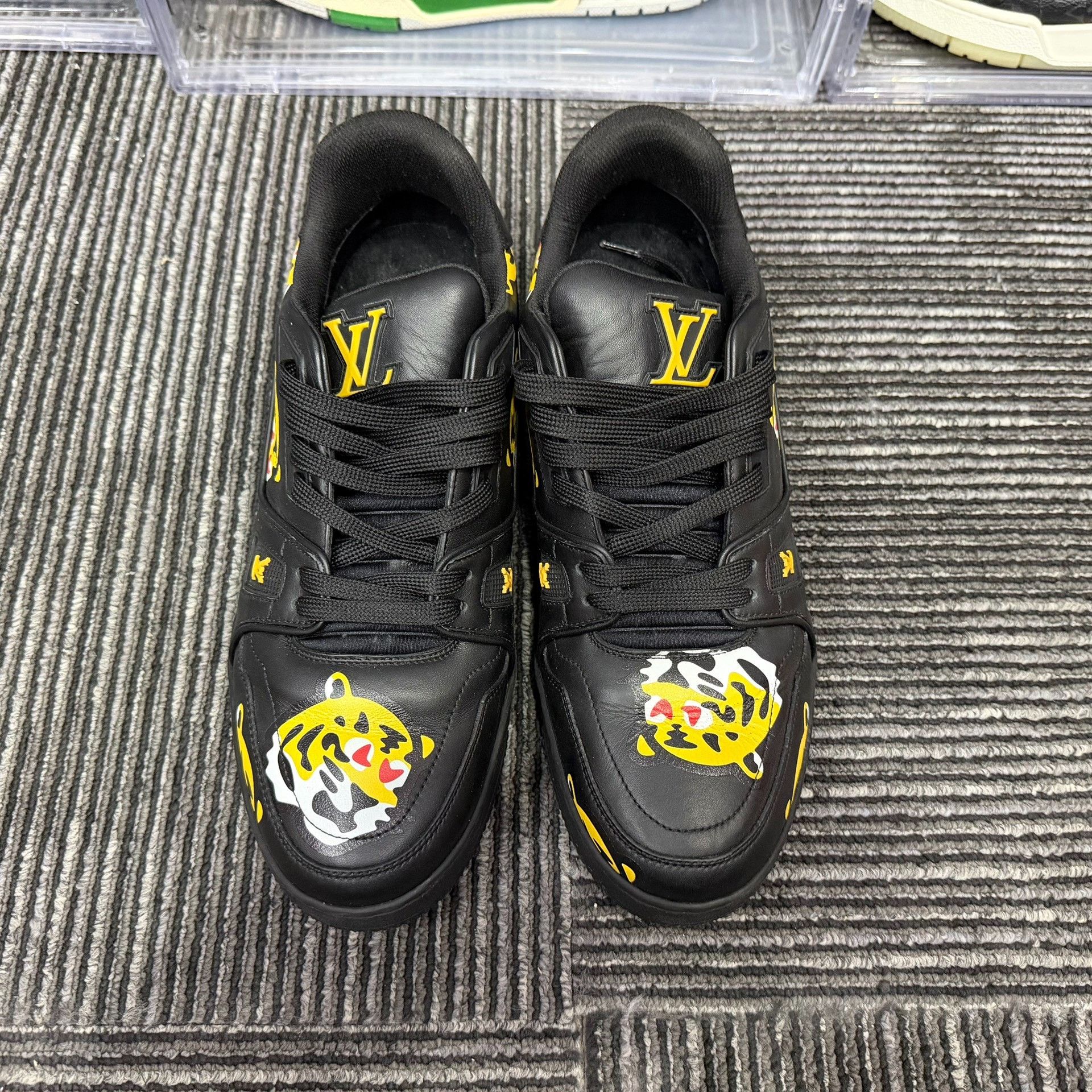 Louis Vuitton Louis Vuitton Training Lowtop Sneakers 8 Men Size US 8 / EU 41 - 4 Thumbnail