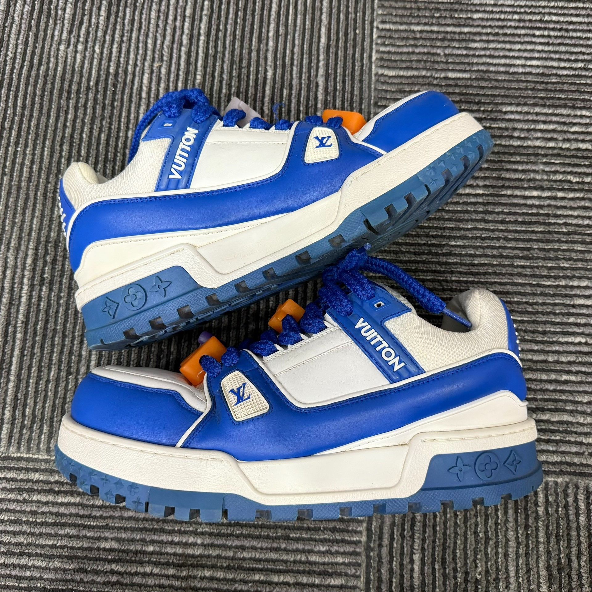 Louis Vuitton Louis Vuitton Training Blue Lowtop Sneakers 9 Men Size US 9 / EU 42 - 2 Thumbnail