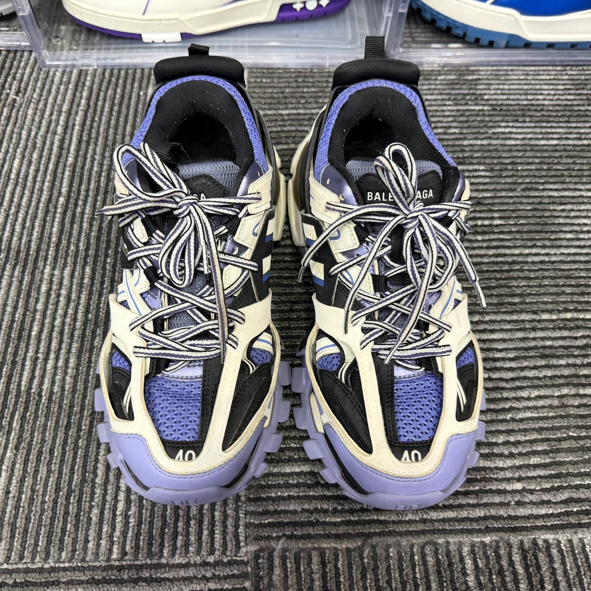 Balenciaga Balenciaga Purple Lowtop Sneakers 7 Men Size US 7 / EU 40 - 4 Thumbnail