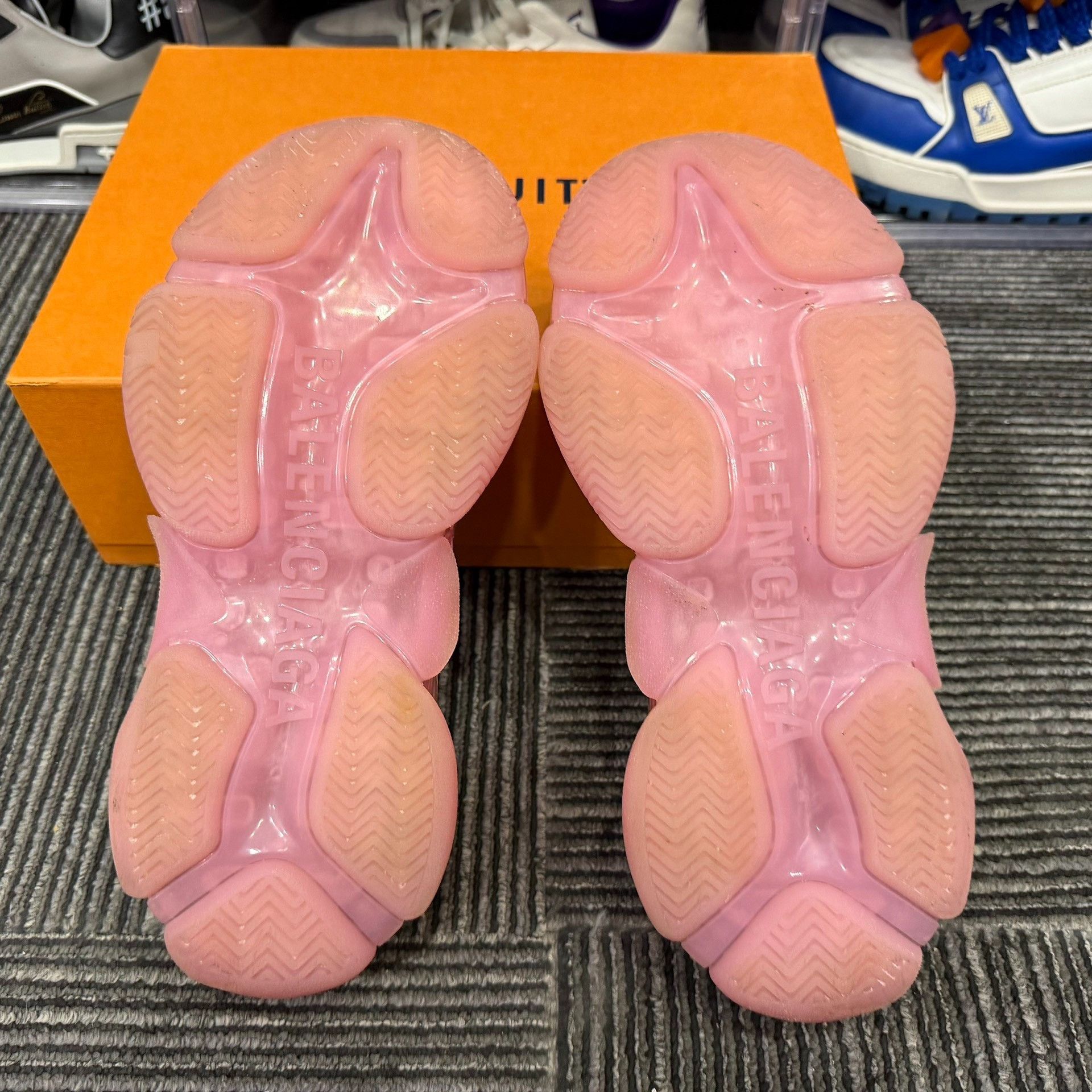 Balenciaga Balenciaga Pink Lowtop Sneakers us_7 Women Size US 7 / IT 37 - 6 Thumbnail