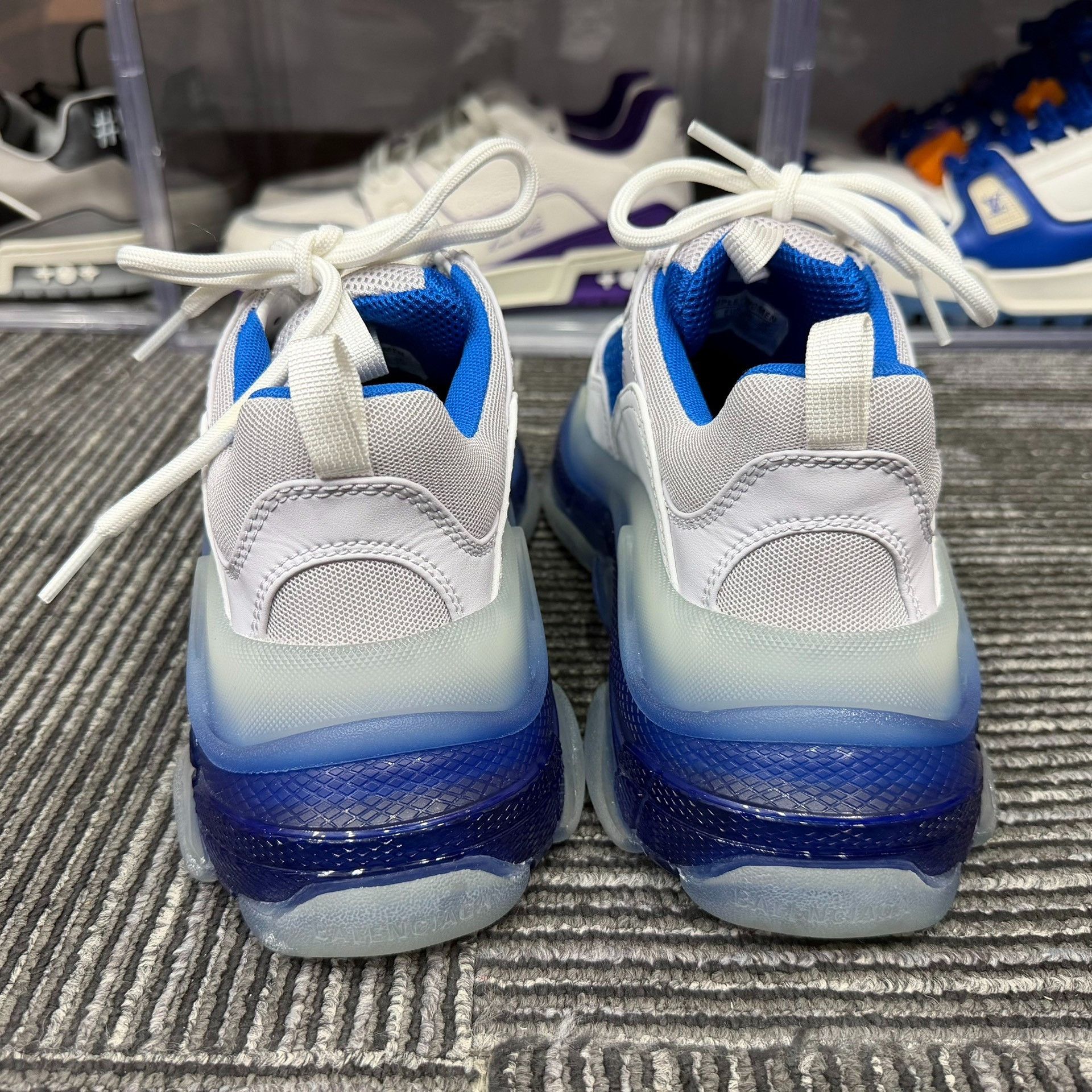 Balenciaga Balenciaga Blue Lowtop Sneakers us_8 Women Size US 8 / IT 38 - 5 Thumbnail