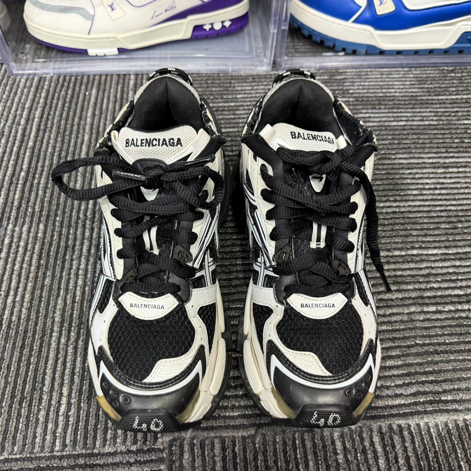 Balenciaga Balenciaga Running Black Lowtop Sneakers 7 Men Size US 7 / EU 40 - 4 Thumbnail