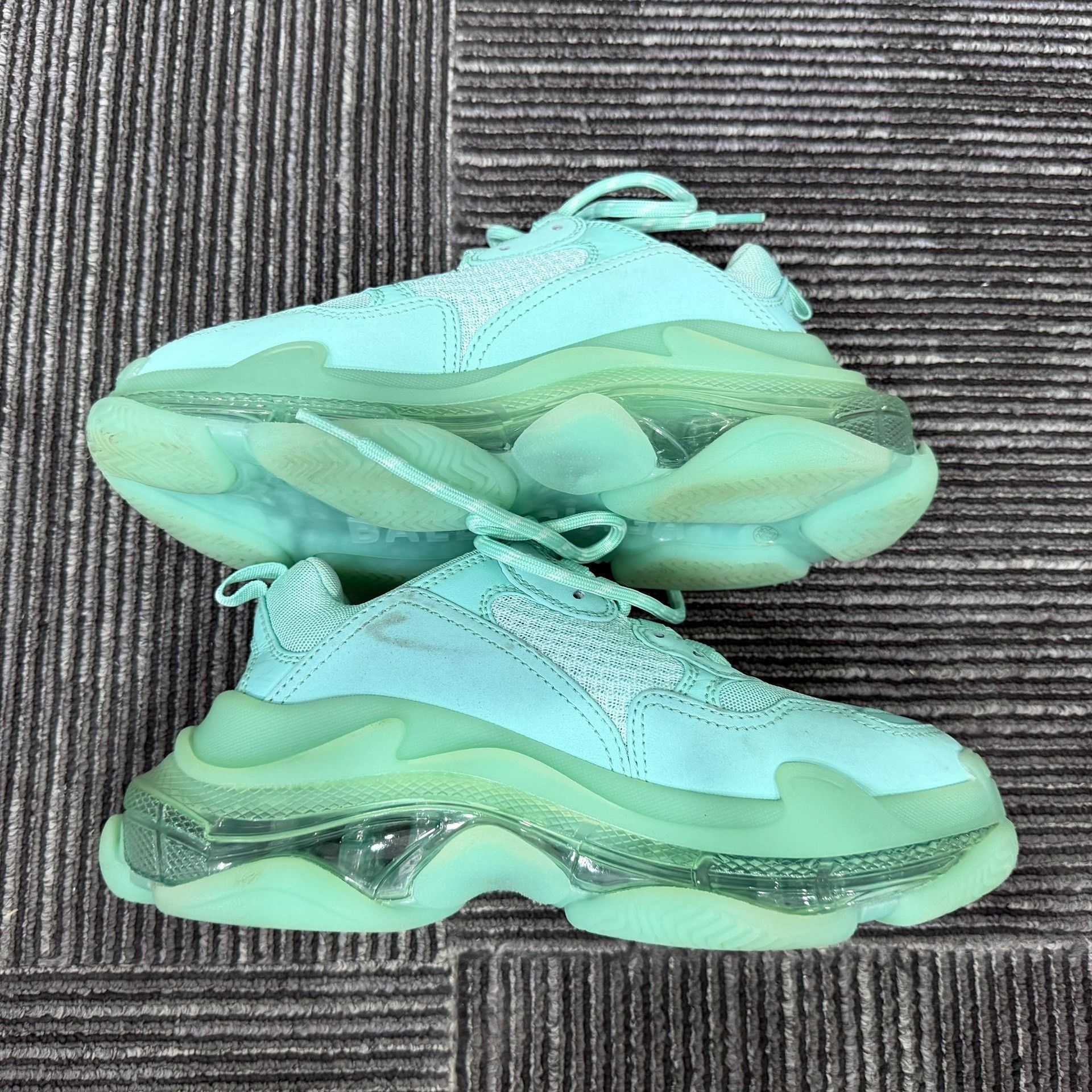 Balenciaga Balenciaga Green Lowtop Sneakers us_7 Women Size US 7 / IT 37 - 3 Thumbnail