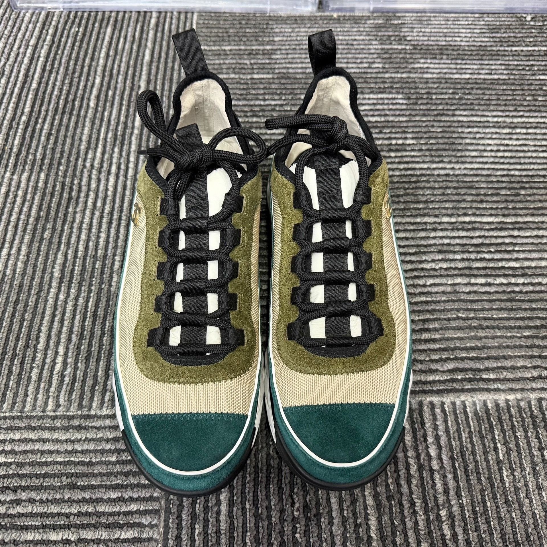 Chanel Chanel Casual Multi Lowtop Sneakers us_8 Women Size US 8 / IT 38 - 4 Thumbnail