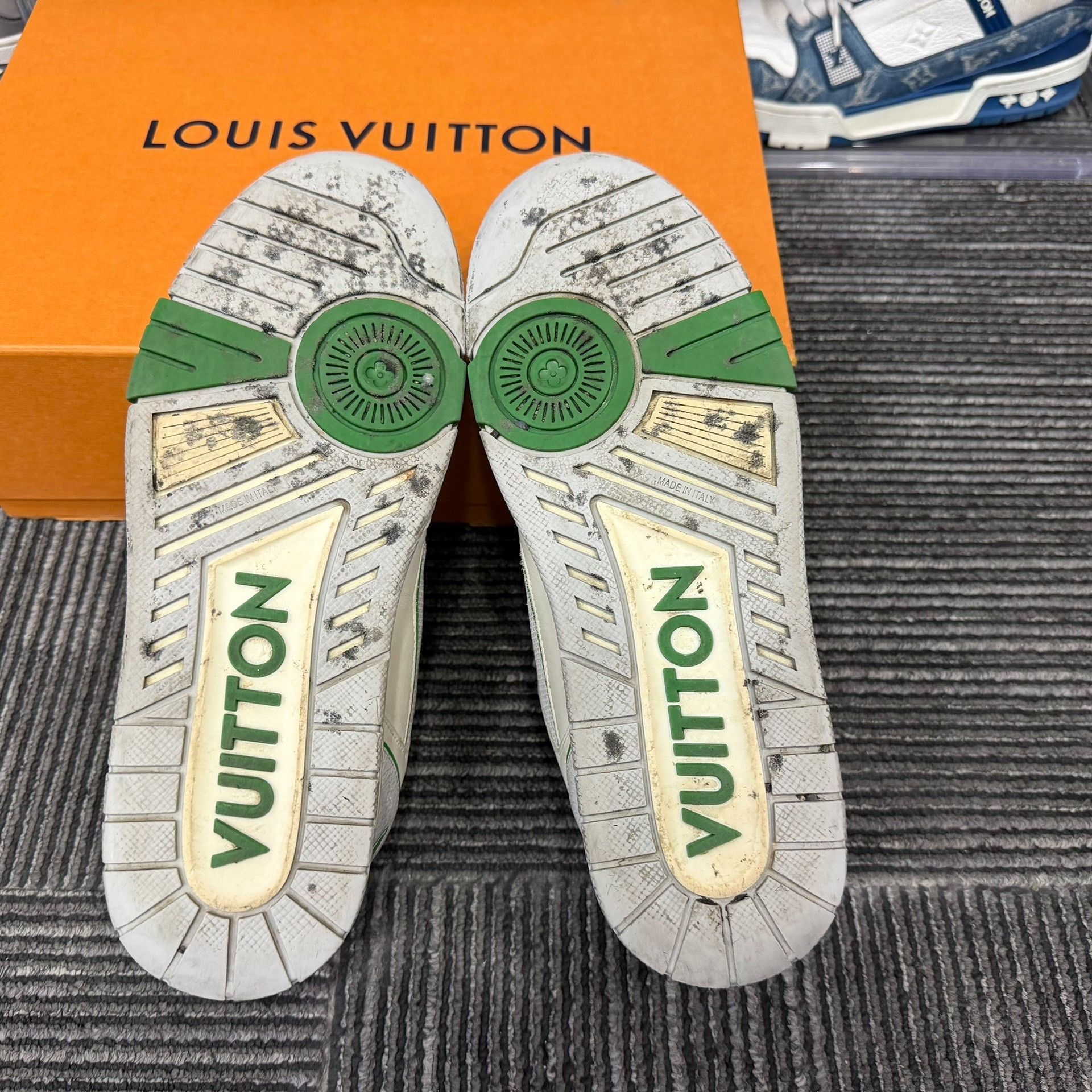 Louis Vuitton Louis Vuitton Training Green Lowtop Sneakers 7 Men Size US 7 / EU 40 - 6 Thumbnail
