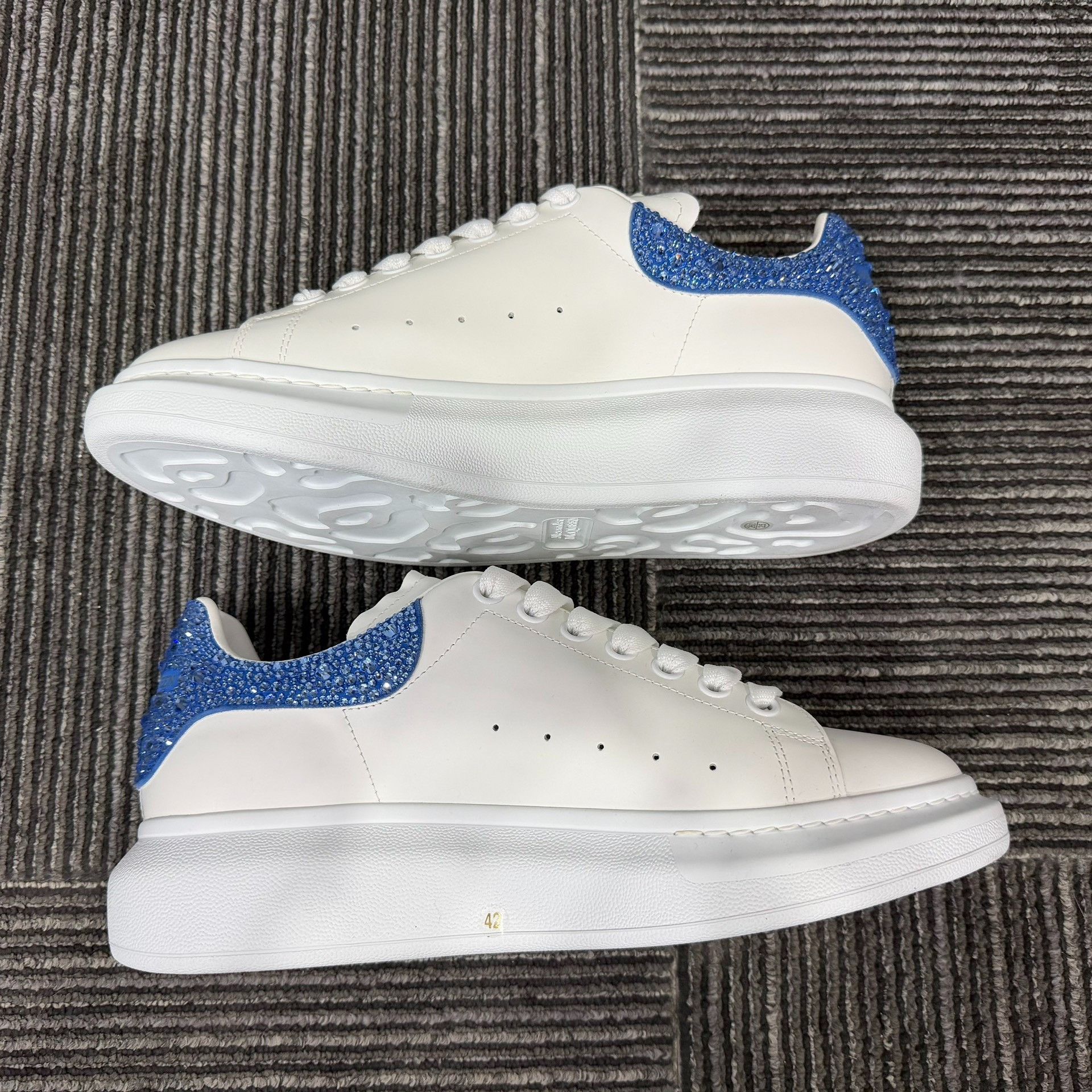 Alexander McQueen Alexander McQueen Blue Lowtop Sneakers 9 Men Size US 9 / EU 42 - 3 Thumbnail
