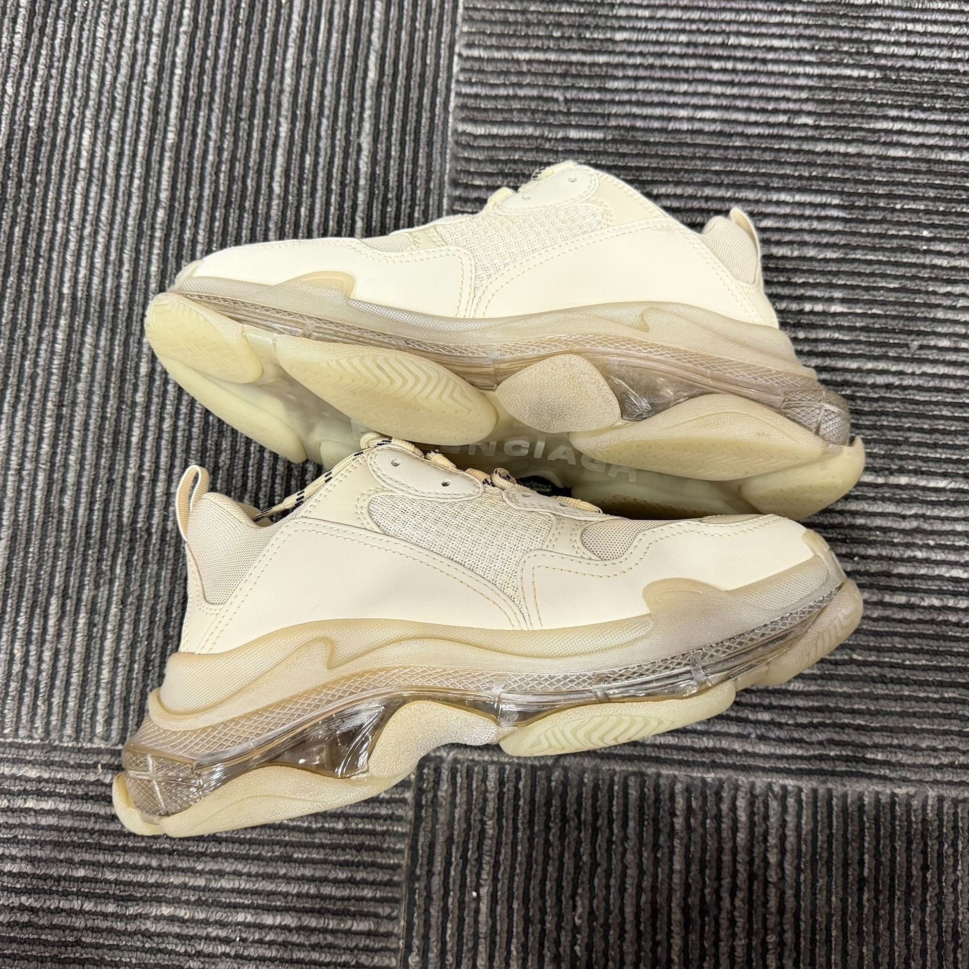 Balenciaga Balenciaga White Lowtop Sneakers 7 Men Size US 7 / EU 40 - 3 Thumbnail
