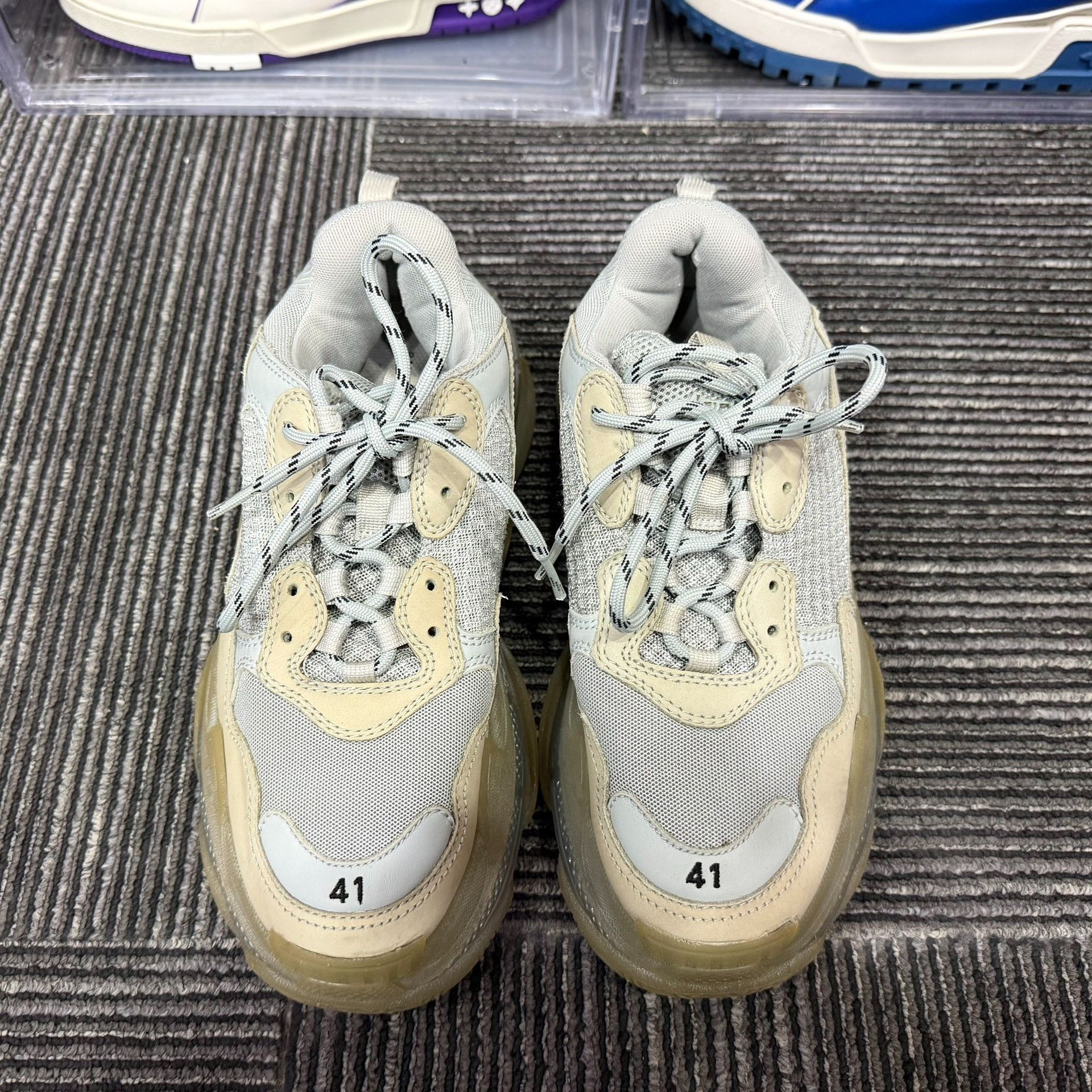 Balenciaga Balenciaga Beige Lowtop Sneakers 8 Men Size US 8 / EU 41 - 4 Thumbnail