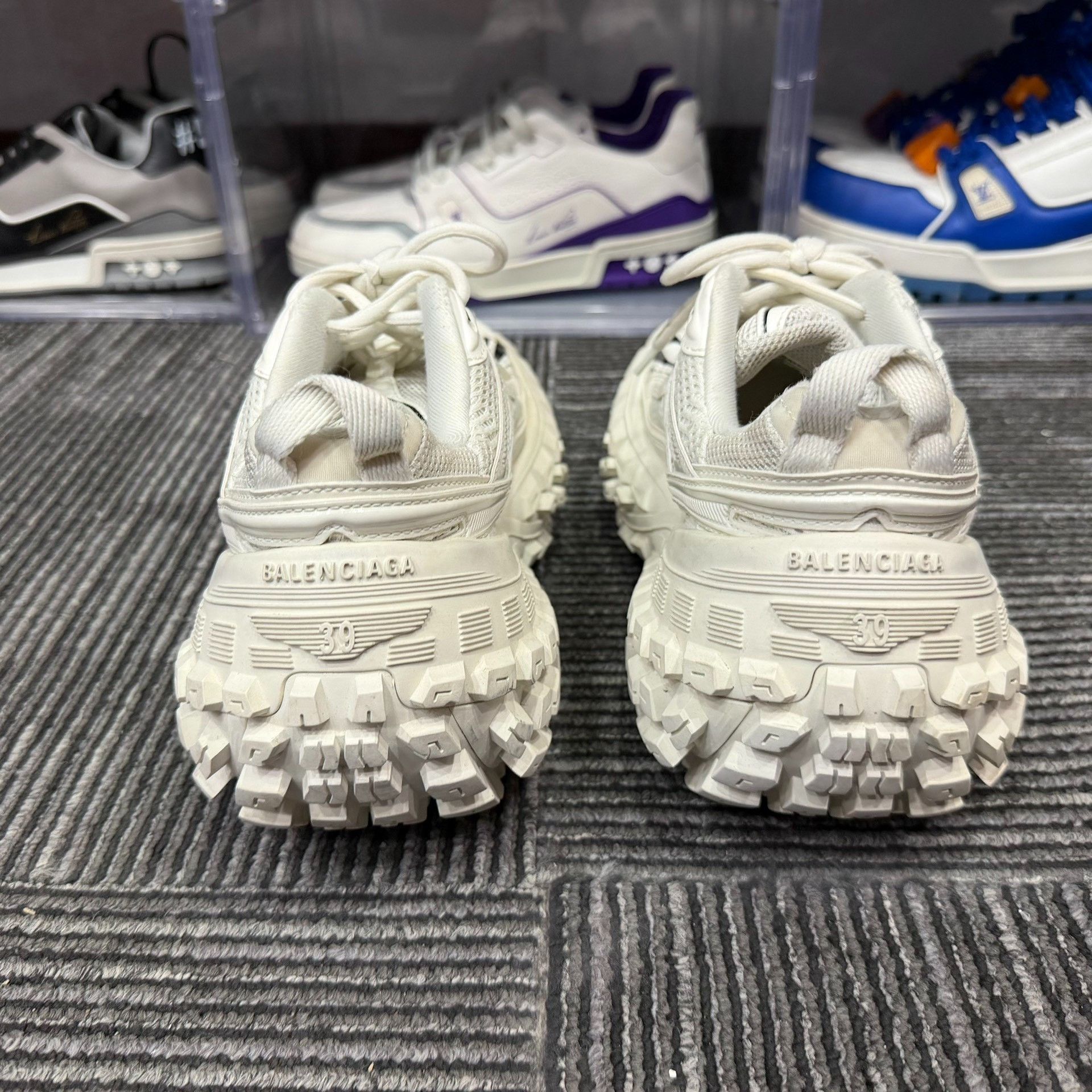 Balenciaga Balenciaga White Lowtop Sneakers us_9 Women Size US 9 / IT 39 - 5 Thumbnail