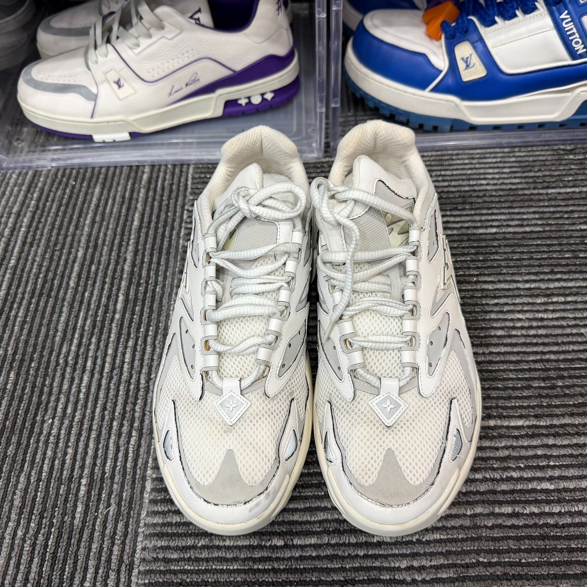 Louis Vuitton Louis Vuitton Running Lowtop Sneakers 8 Men Size US 8 / EU 41 - 4 Thumbnail
